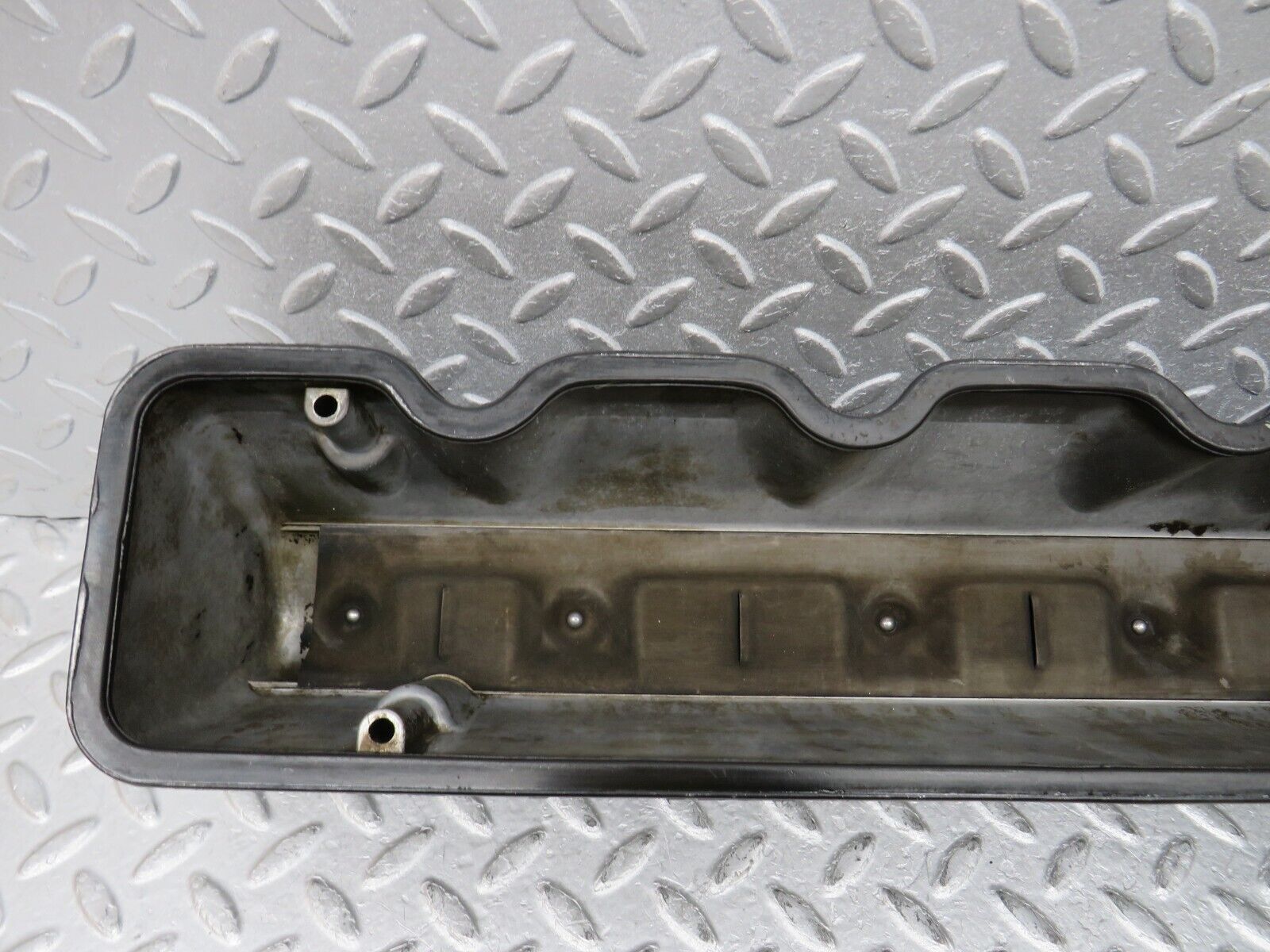 37636 Mercedes-Benz W109 300SEL Cylinder Head Valve Cover Left 1160161805