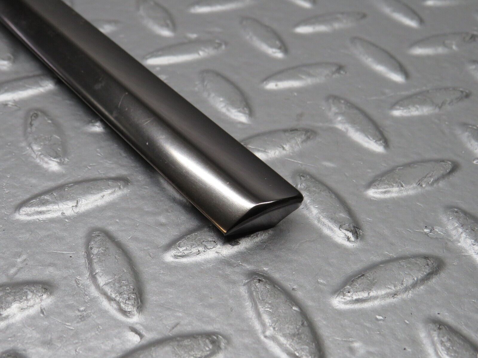 38523 Mercedes-Benz R129 280SL Coupe Right Door Window Moulding Trim