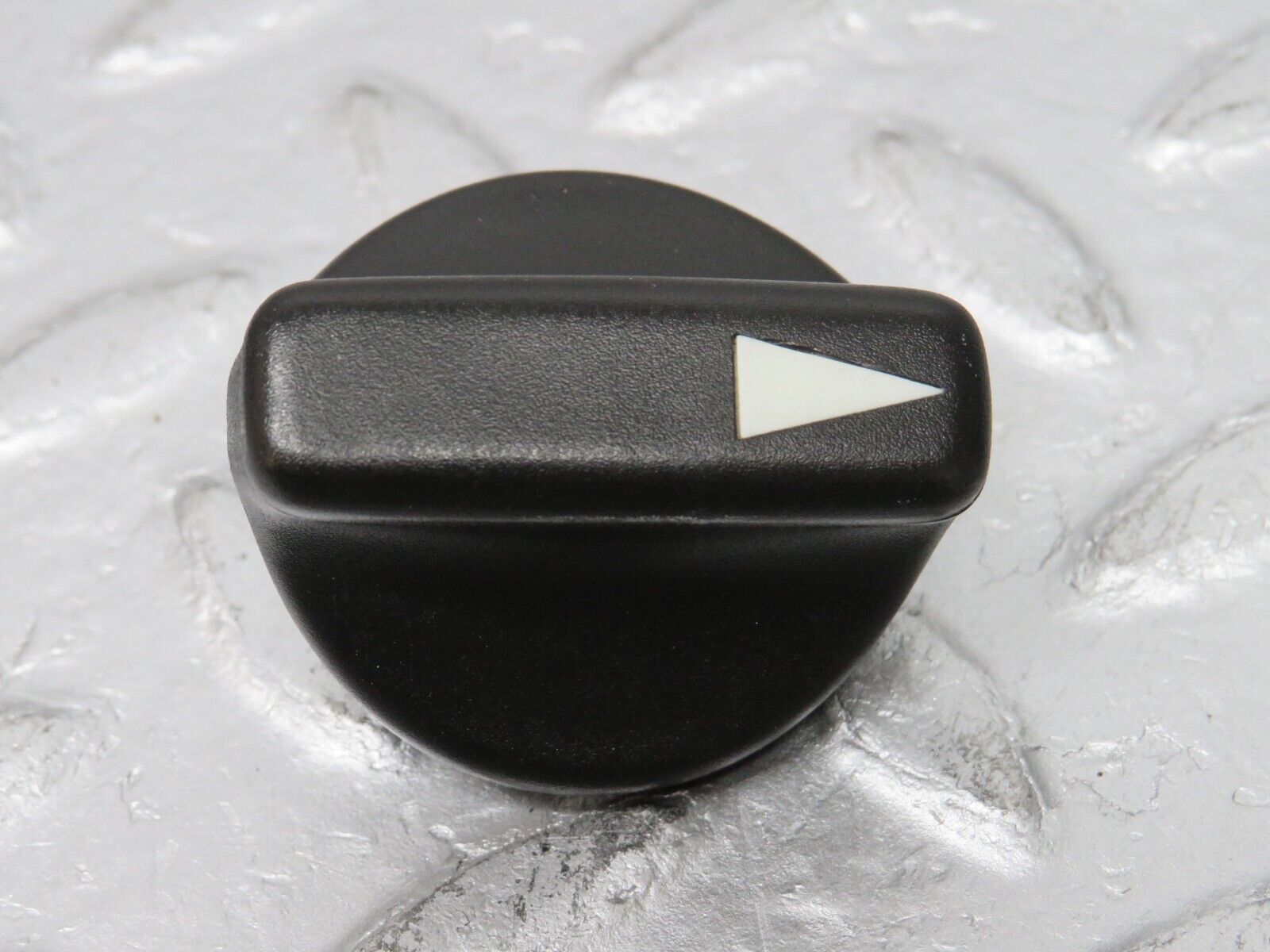 38845 Mercedes-Benz W201 190E 2.6L Heater Control Knob Set