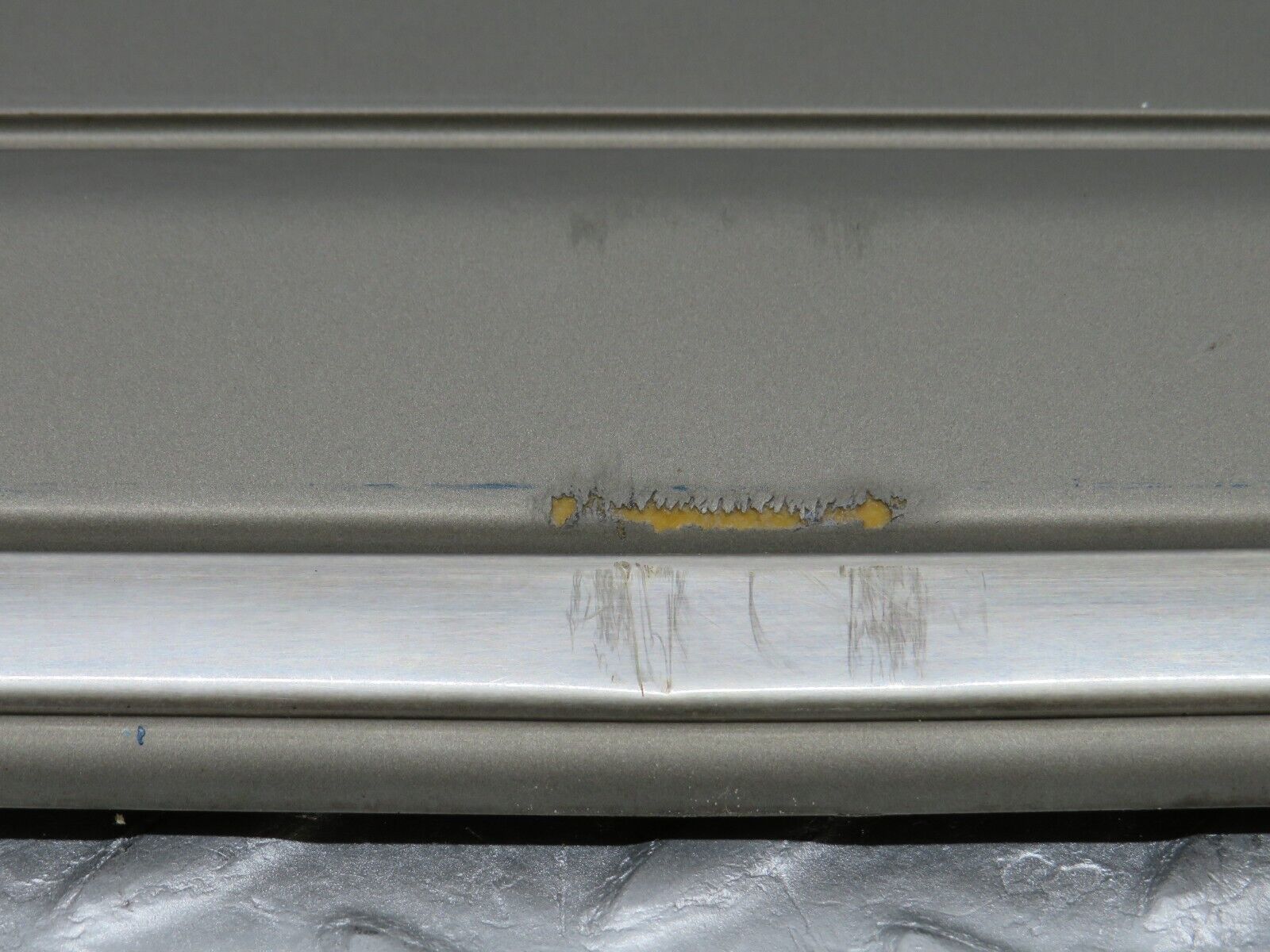 35966 Mercedes-Benz W126 420SE Rear Left Door Moulding Trim 1266903940