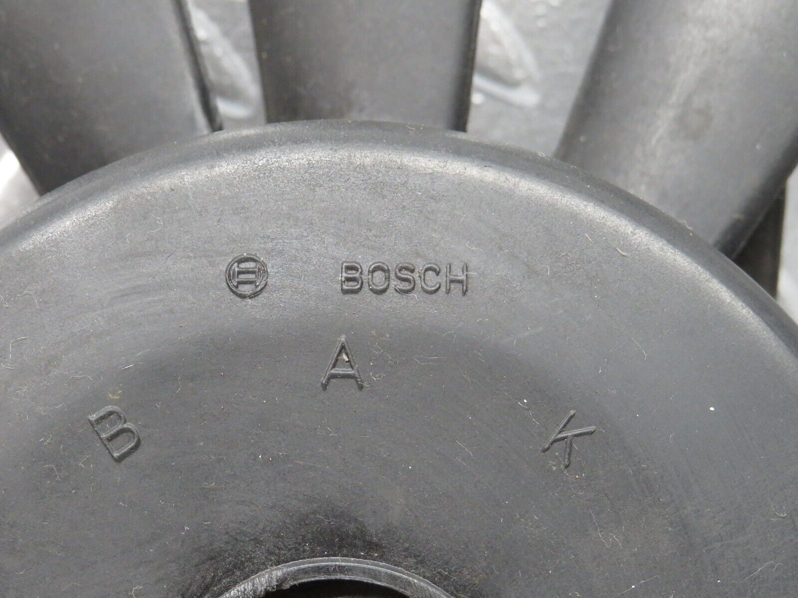 31199 Mercedes-Benz S124 220TE Wagon Cooling Fan Bosch 0005007193