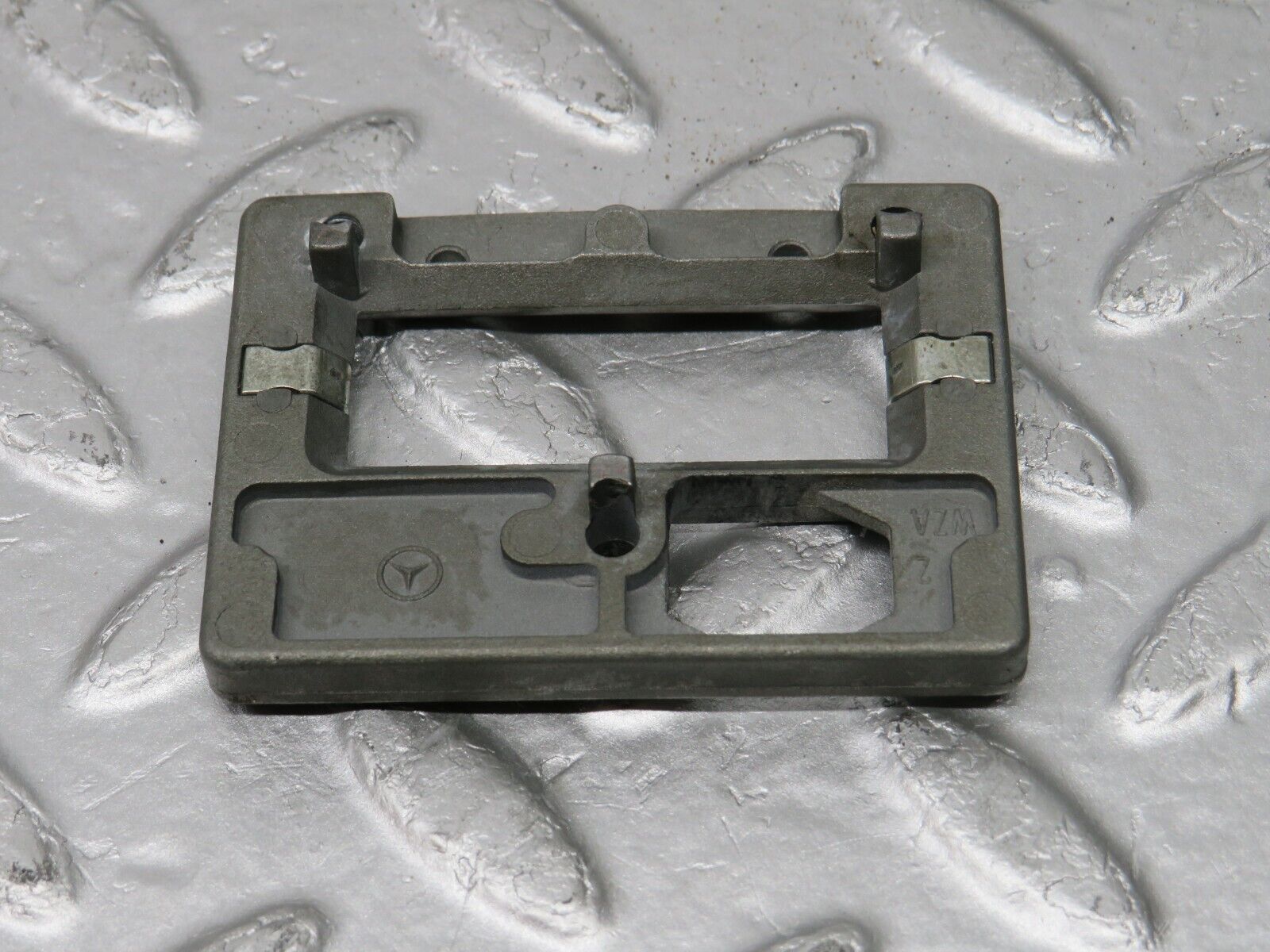 33197 Mercedes-Benz W202 Rear View Mirror Bracket