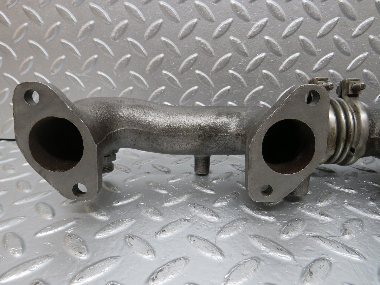 33119 Mercedes-Benz W126 380 V8 Exhaust Manifold Left 1161422302 1161422902