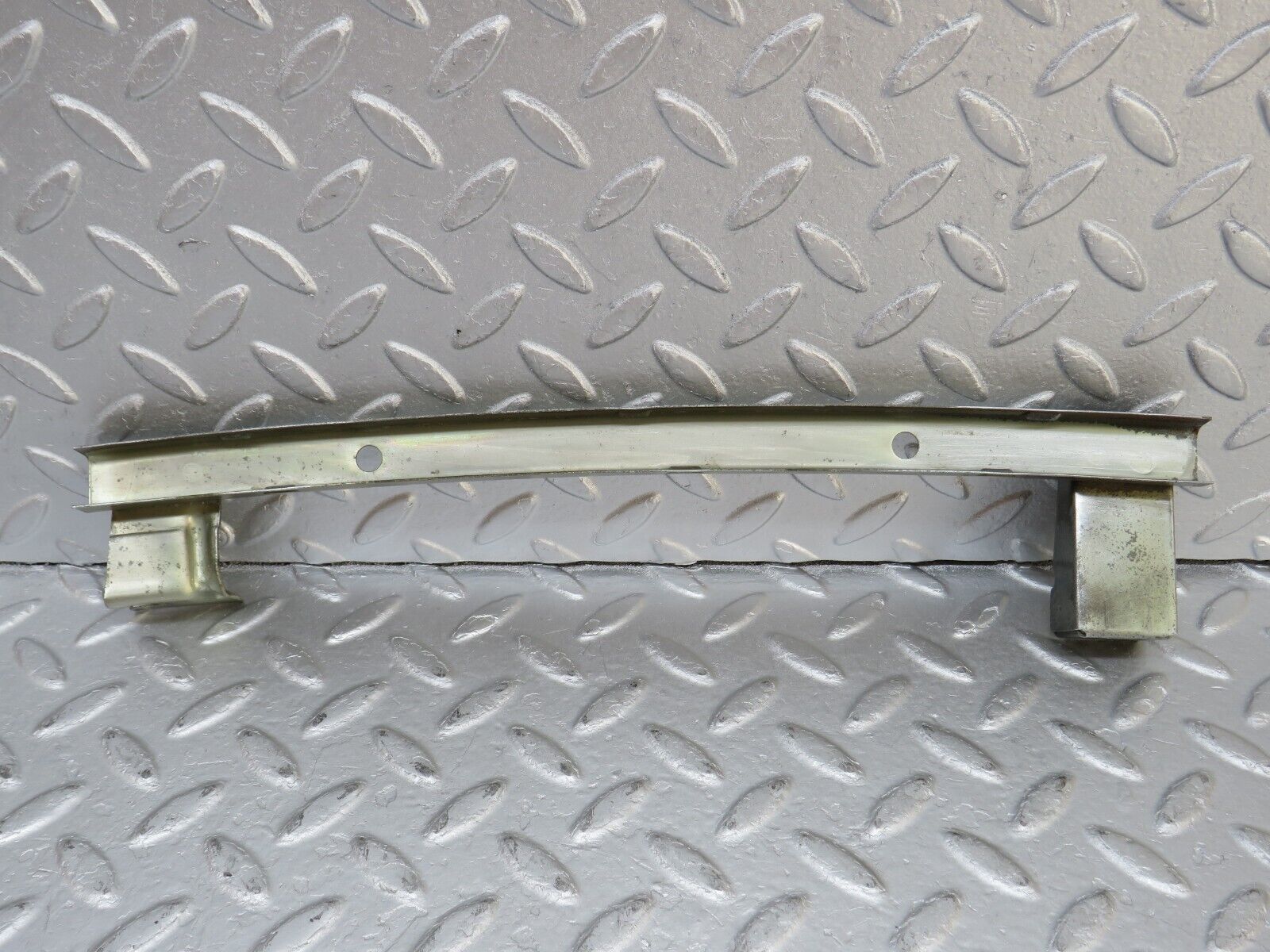 36013 Mercedes-Benz W126 420SE Rear Left Door Window Channel