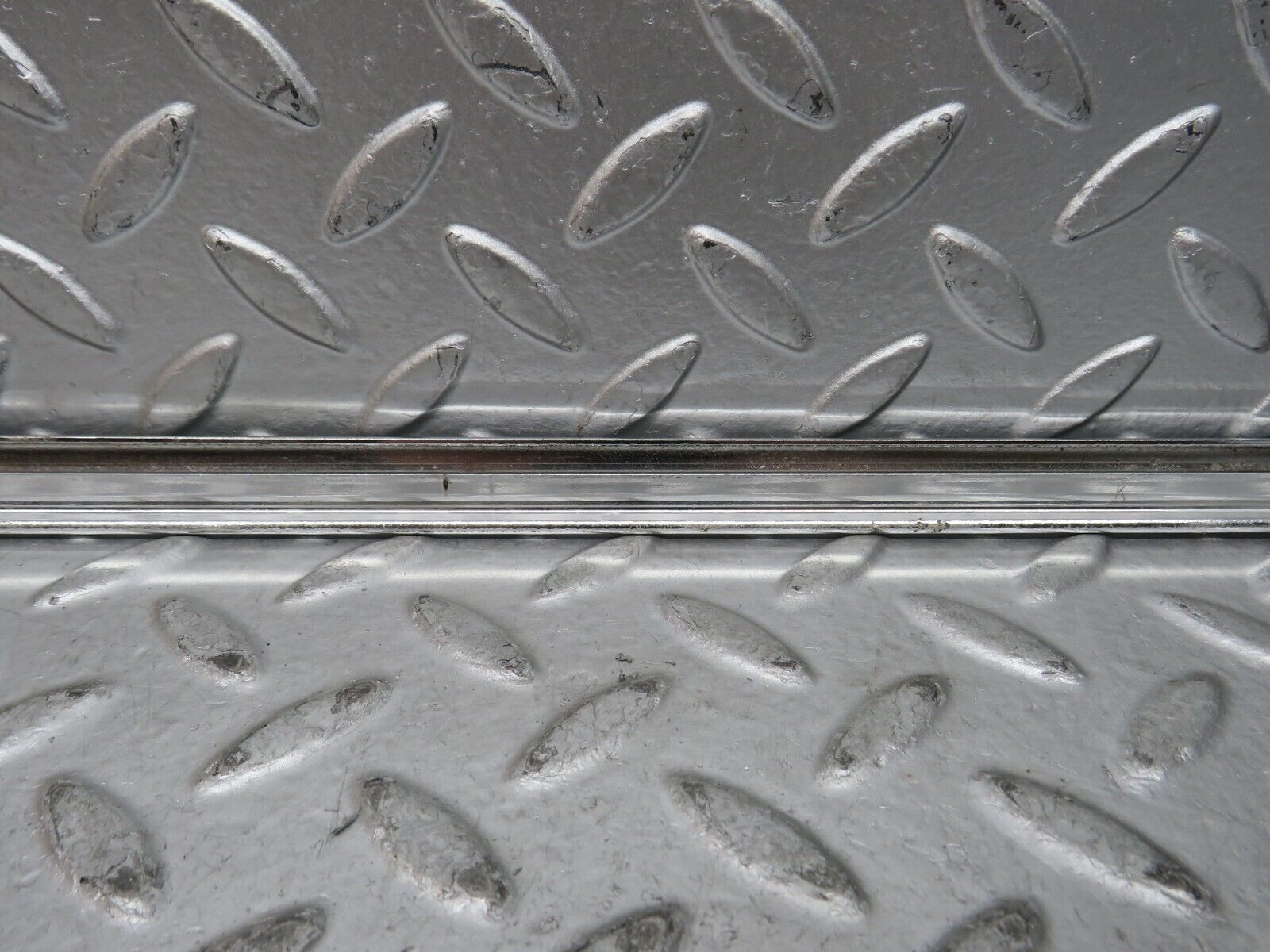 28184 Mercedes-Benz W123 280E Front Right Door Chrome Moulding Trim