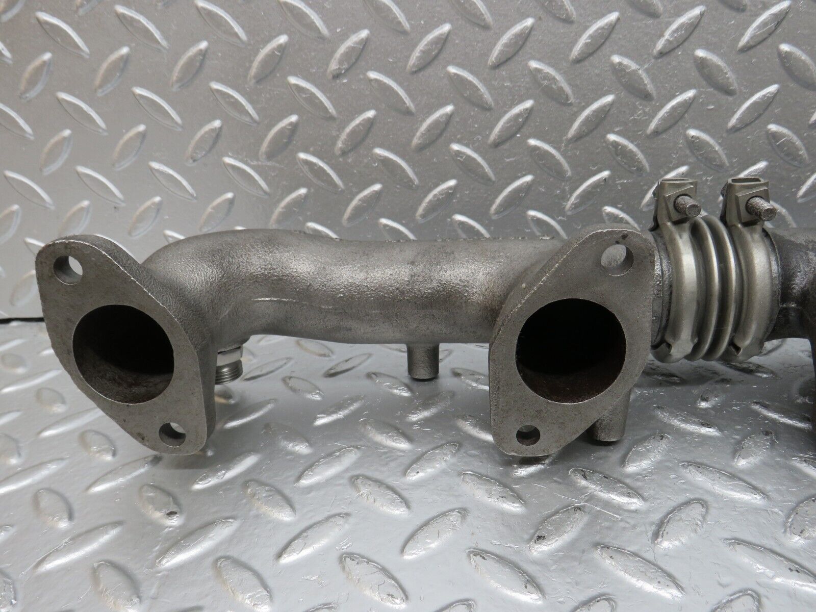 33117 Mercedes-Benz W126 380 V8 Exhaust Manifold Left 1161422302 1161422902