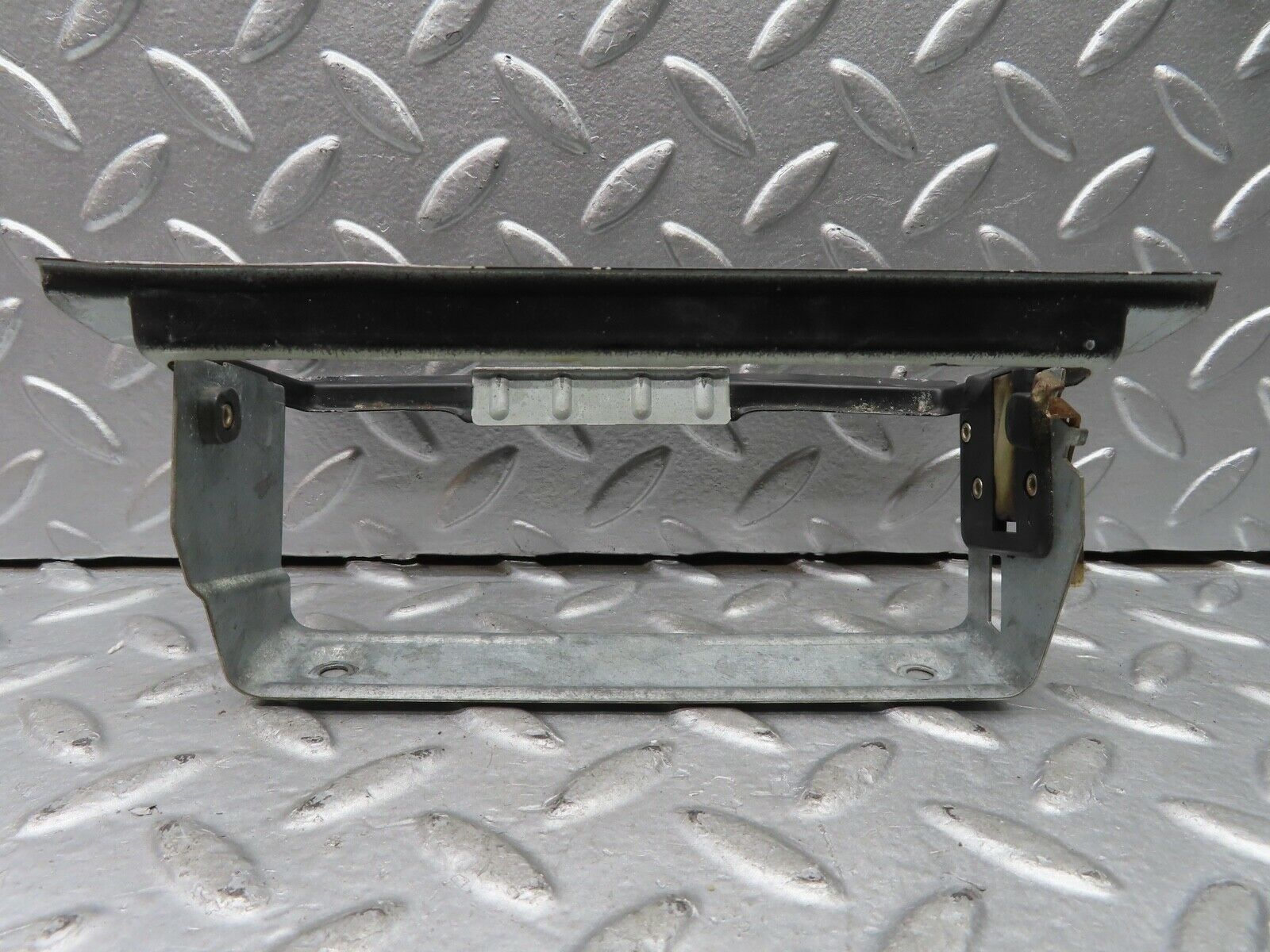 21185 Mercedes-Benz W123 230E Centre Console Ashtray Frame