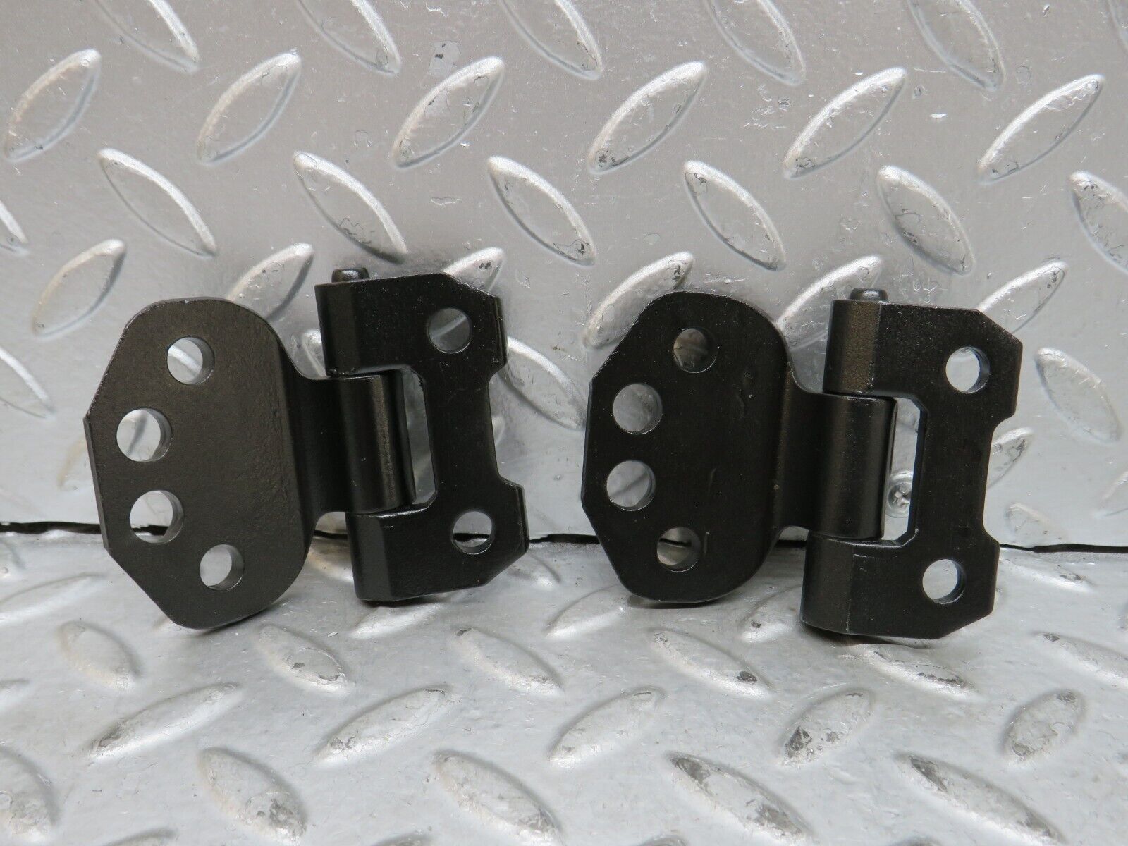 29132 Mercedes-Benz C124 320CE Coupe Left Door Hinge Pair