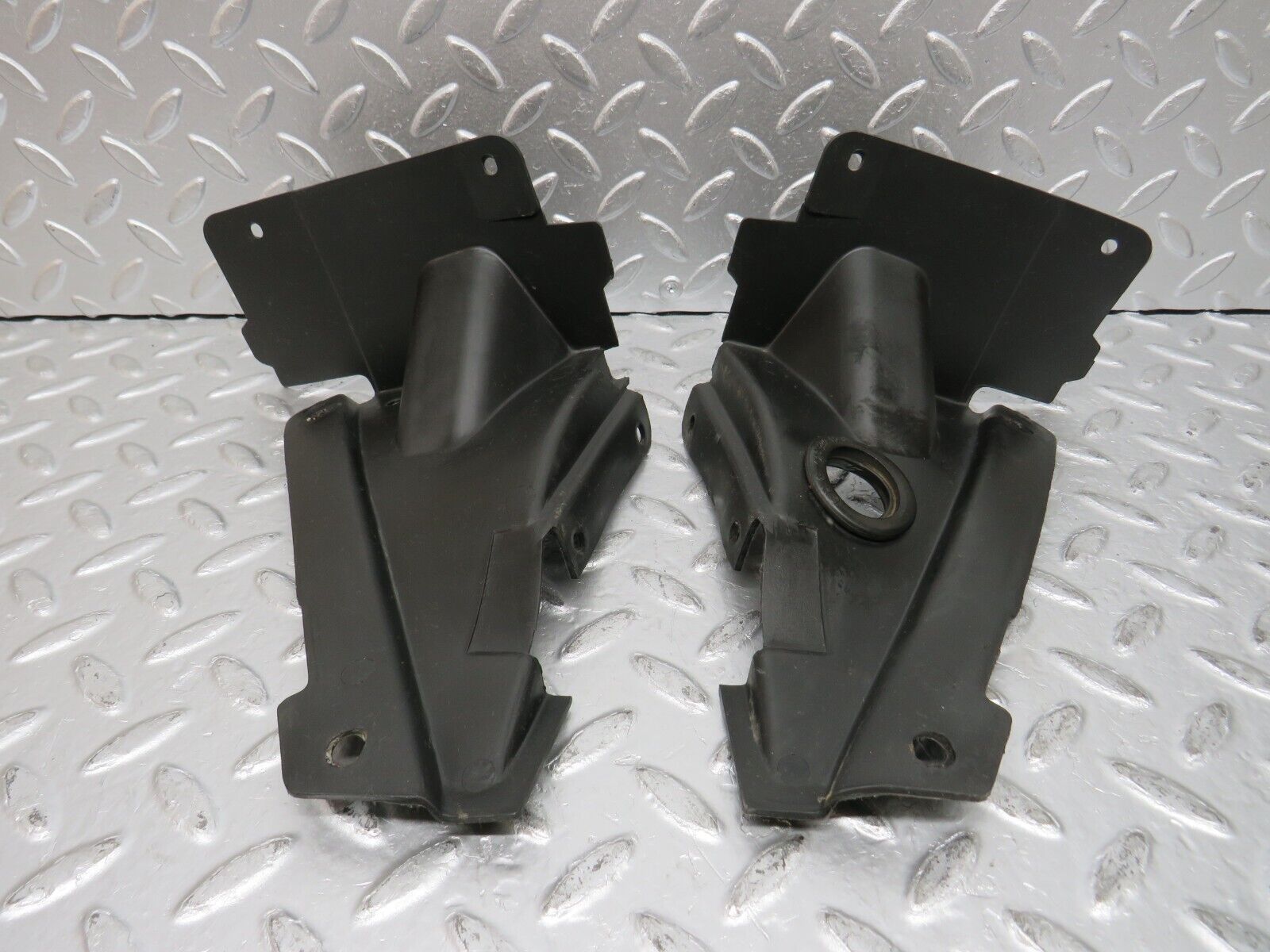 32365 Mercedes-Benz S124 300TE Covering Side Member Pair 1246280907 1246281007