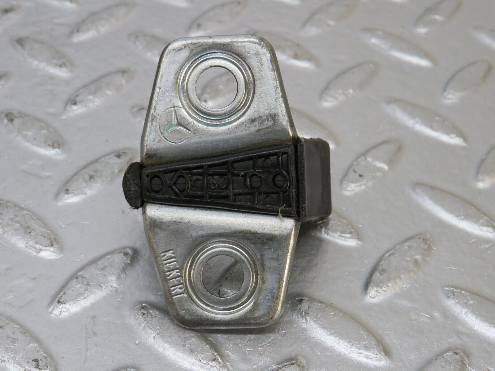 33897 Mercedes-Benz W124 260E Door Lock Latch