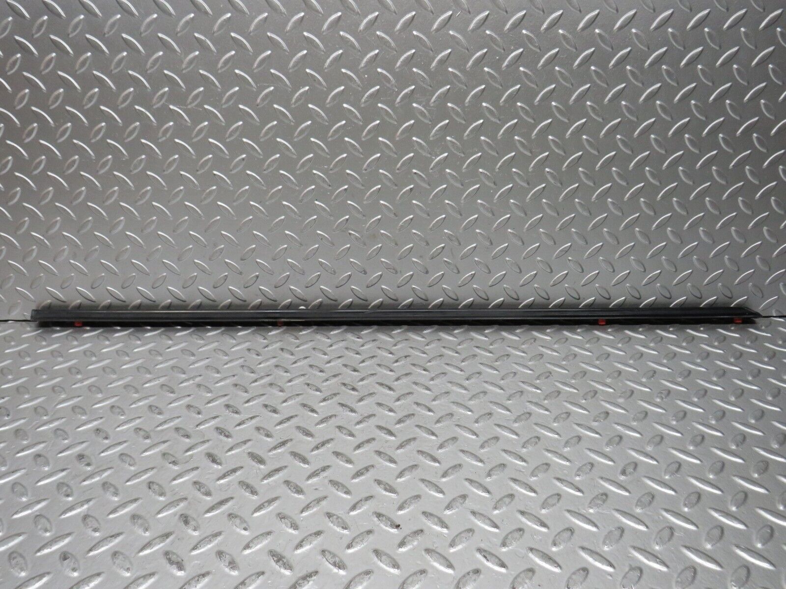 28622 Mercedes-Benz W123 280E Rear Right Door Centre Moulding Trim