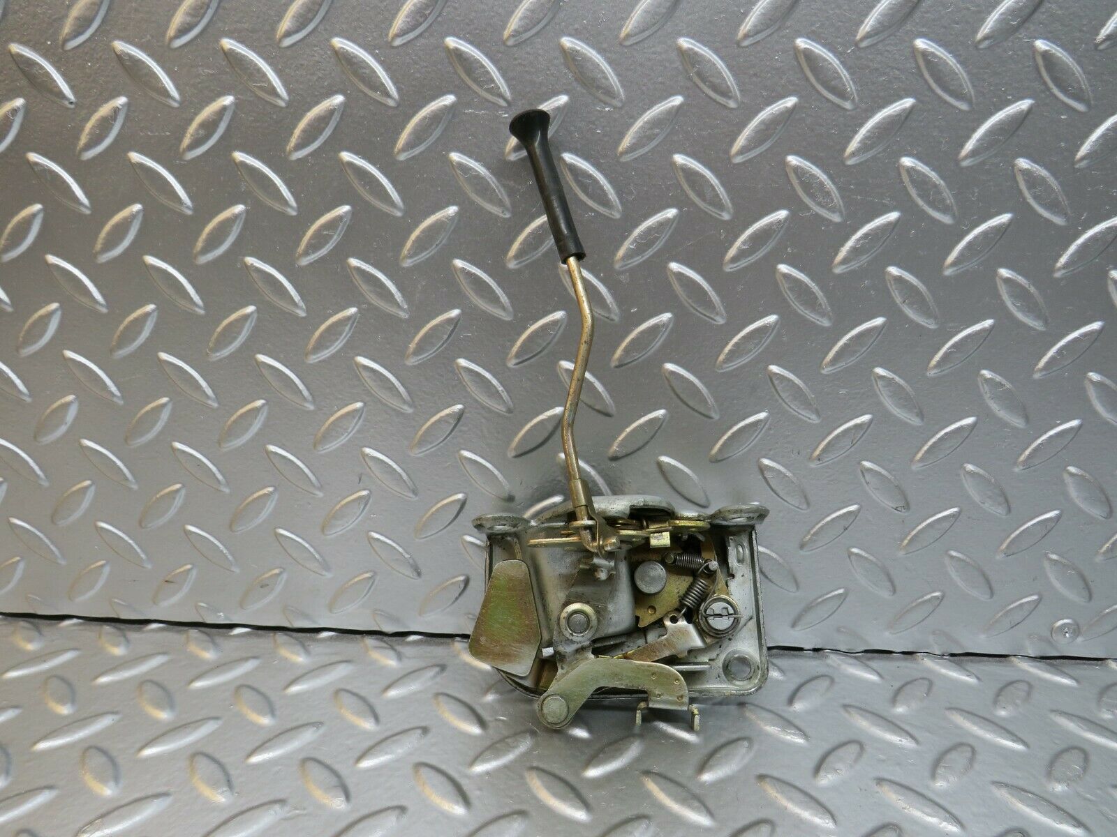 24569 Mercedes-Benz W108 Front Right Door Lock Mechanism