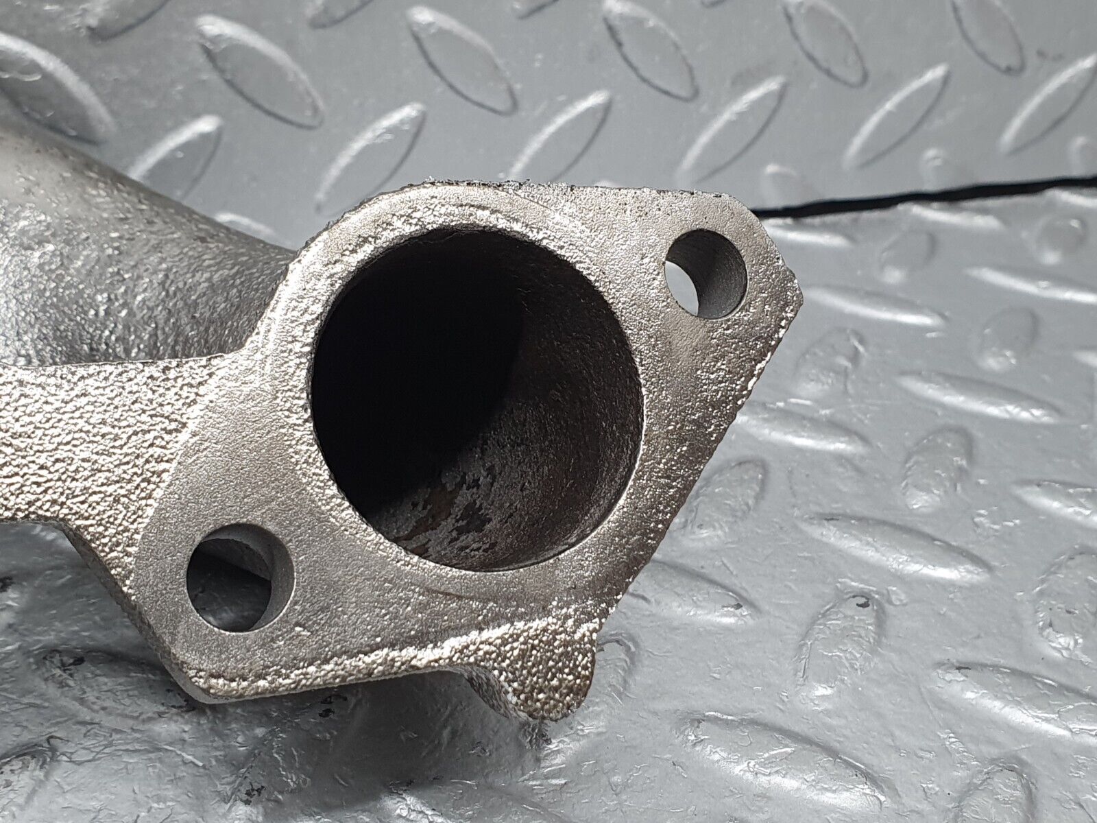 41201 Mercedes-Benz W126 300SE Exhaust Manifold Cylinder 1-3 1031421502