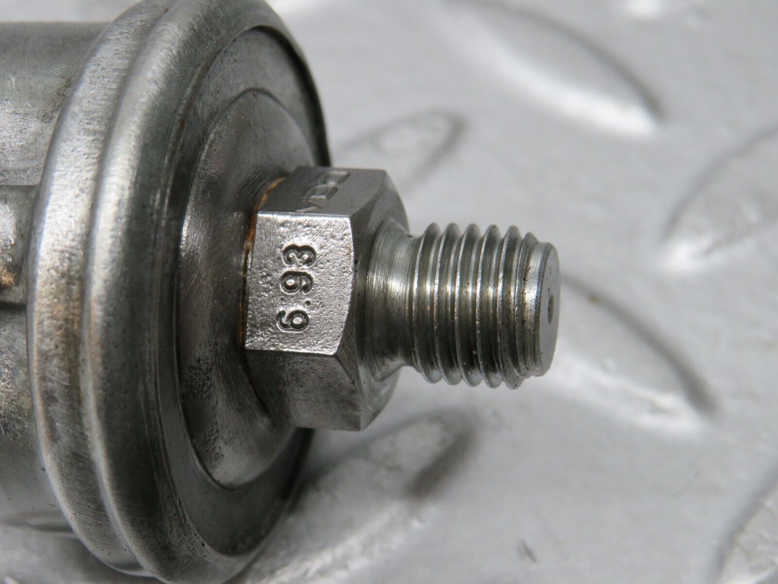 39065 Mercedes-Benz W201 190E 2.6L Oil Pressure Sensor 0065429416