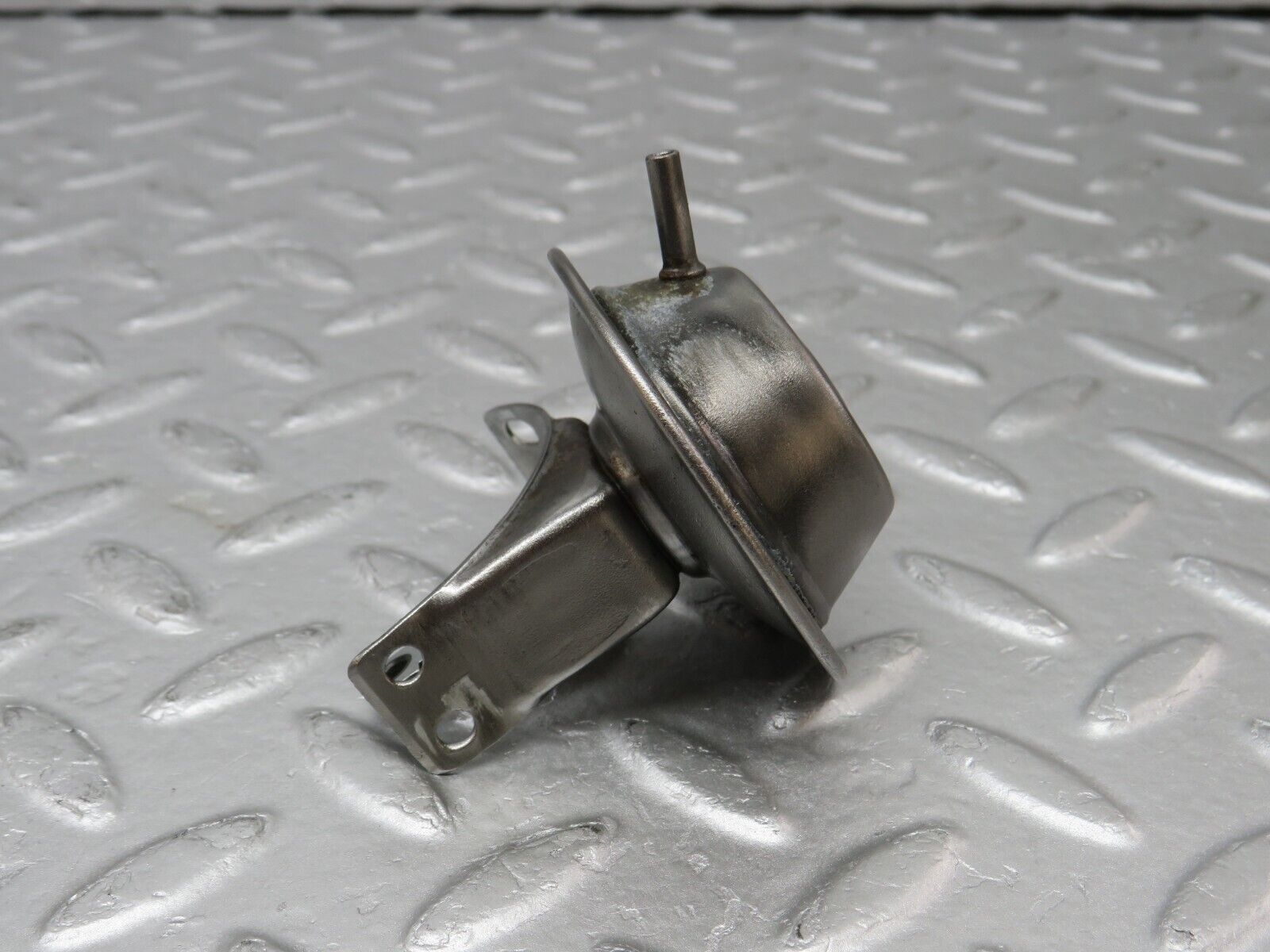 36582 Mercedes-Benz W201 190E 2.0L Ignition Distributor Vacuum Control Valve