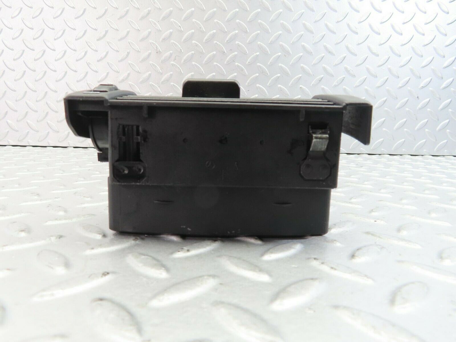 9398 Mercedes-Benz C124 300CE Coupe Dashboard Air Vent Left