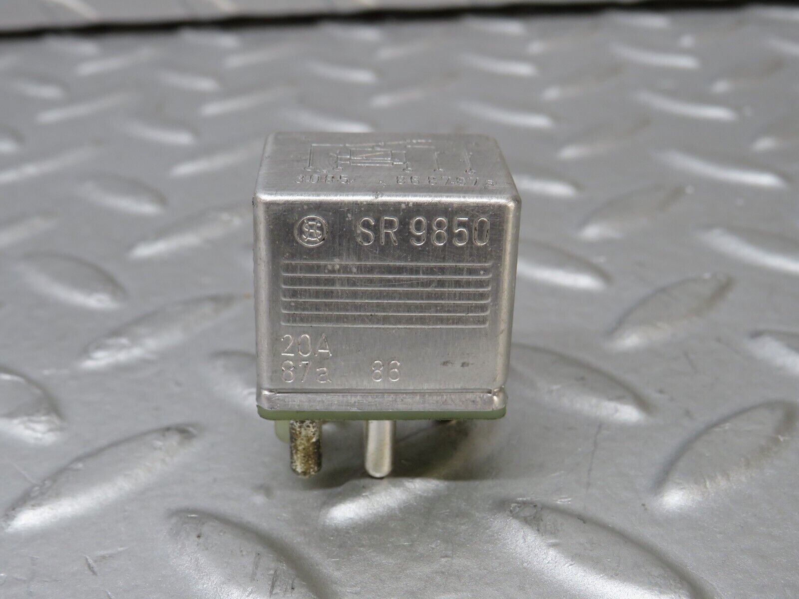 36906 Mercedes-Benz C126 420SEC Coupe Multi Purpose Relay 0015420219