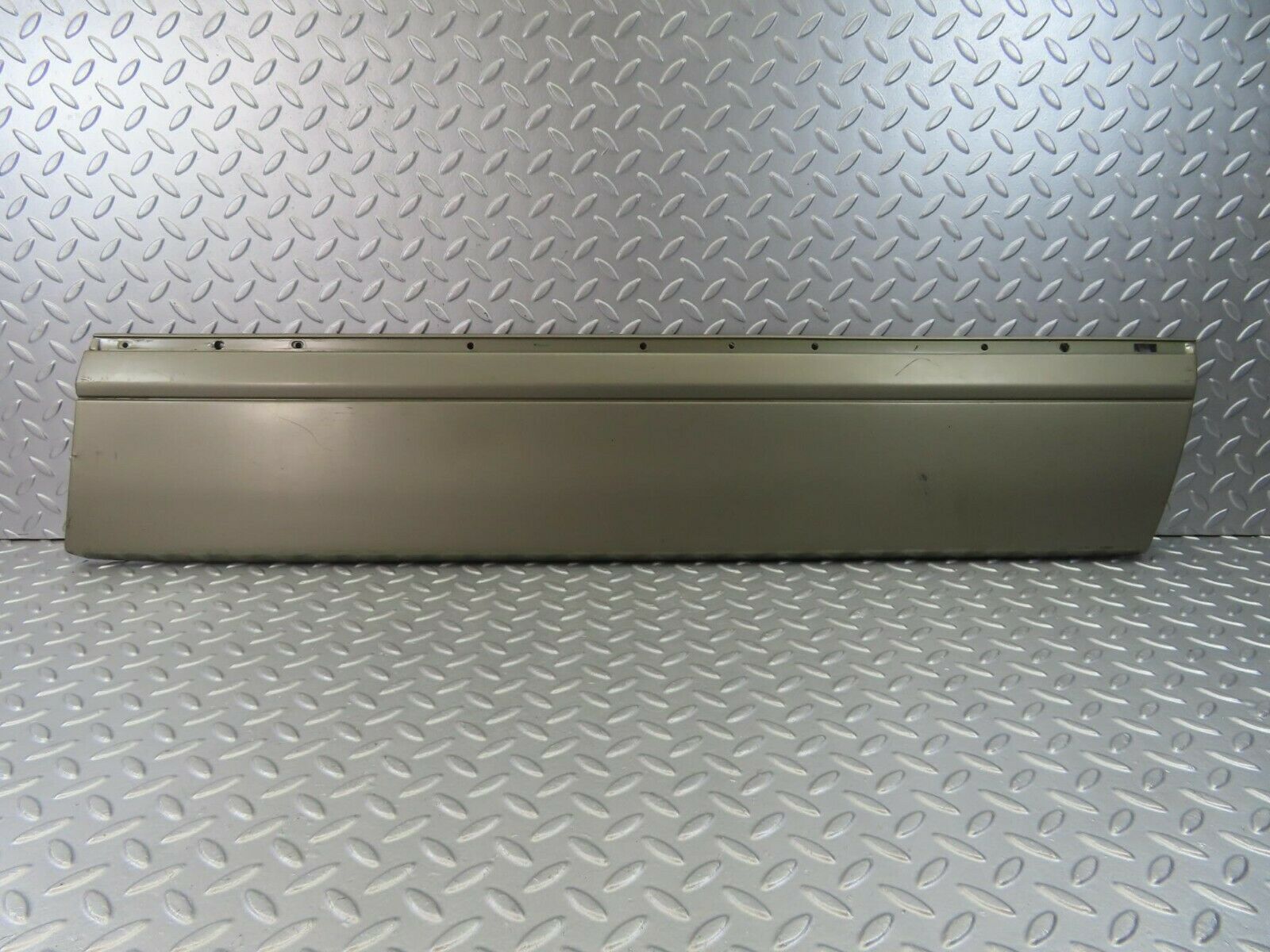 8877 Mercedes-Benz W126 Front Right Door Moulding 1266903840