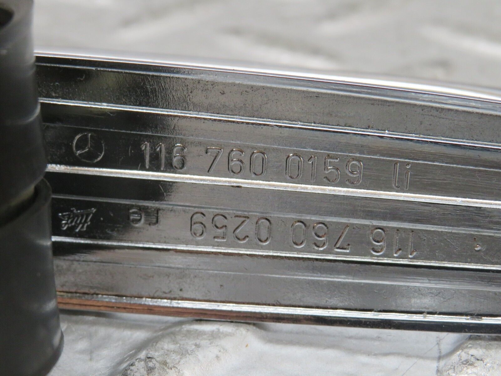 26083 Mercedes-Benz W116 450SE Chrome Door Handle Fr. Left No Key 1167600159