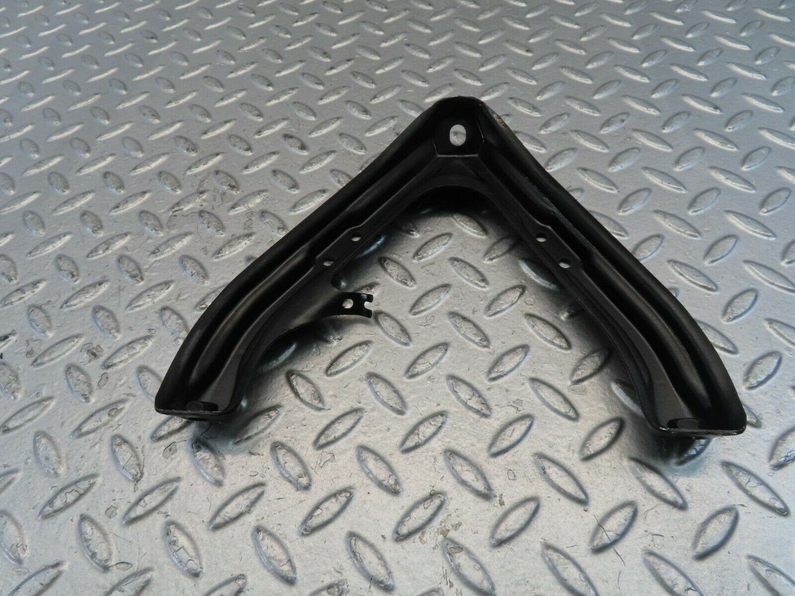 11575 Mercedes-Benz C123 230CE Coupe Air Intake Manifold Bracket