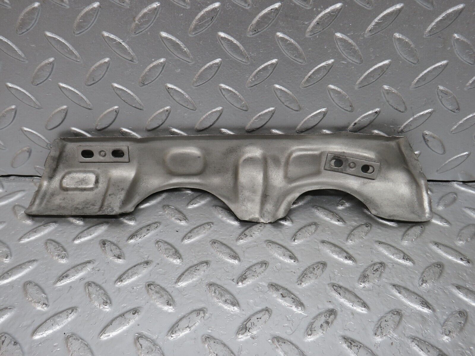 33118 Mercedes-Benz W126 380 V8 M116 Exhaust Manifold Heat Shield
