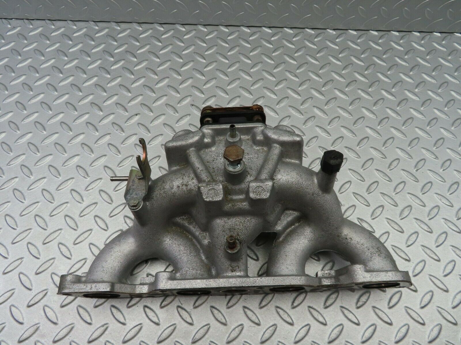 6020 Mercedes-Benz W123 200 Intake Manifold 1021411601