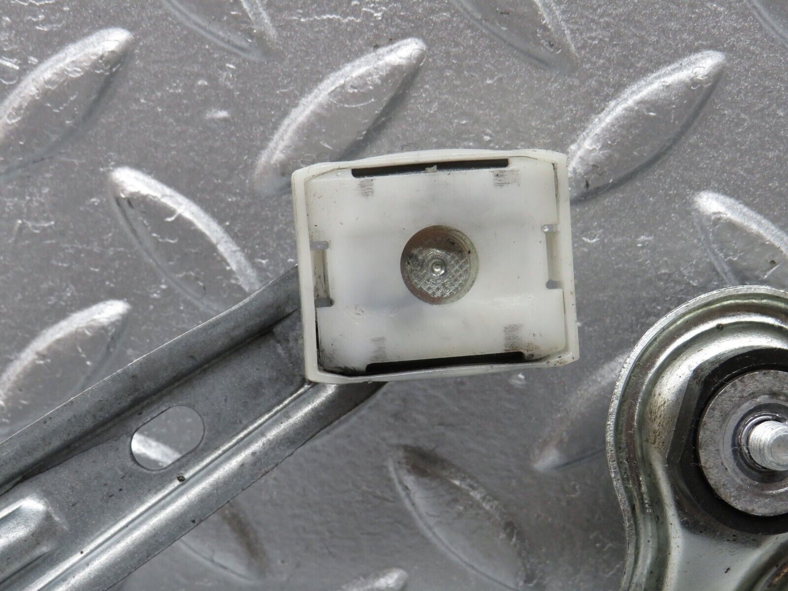 33954 Mercedes-Benz W124 260E Front Left Power Window Regulator