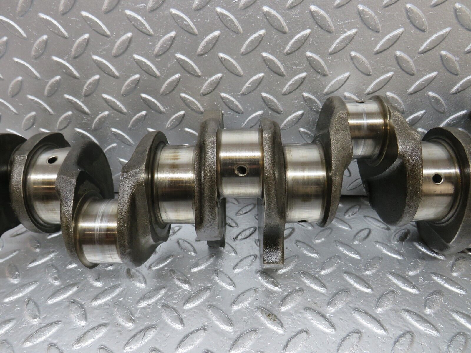 32929 Mercedes-Benz W123 300D Crankshaft OM617.912 6170310401