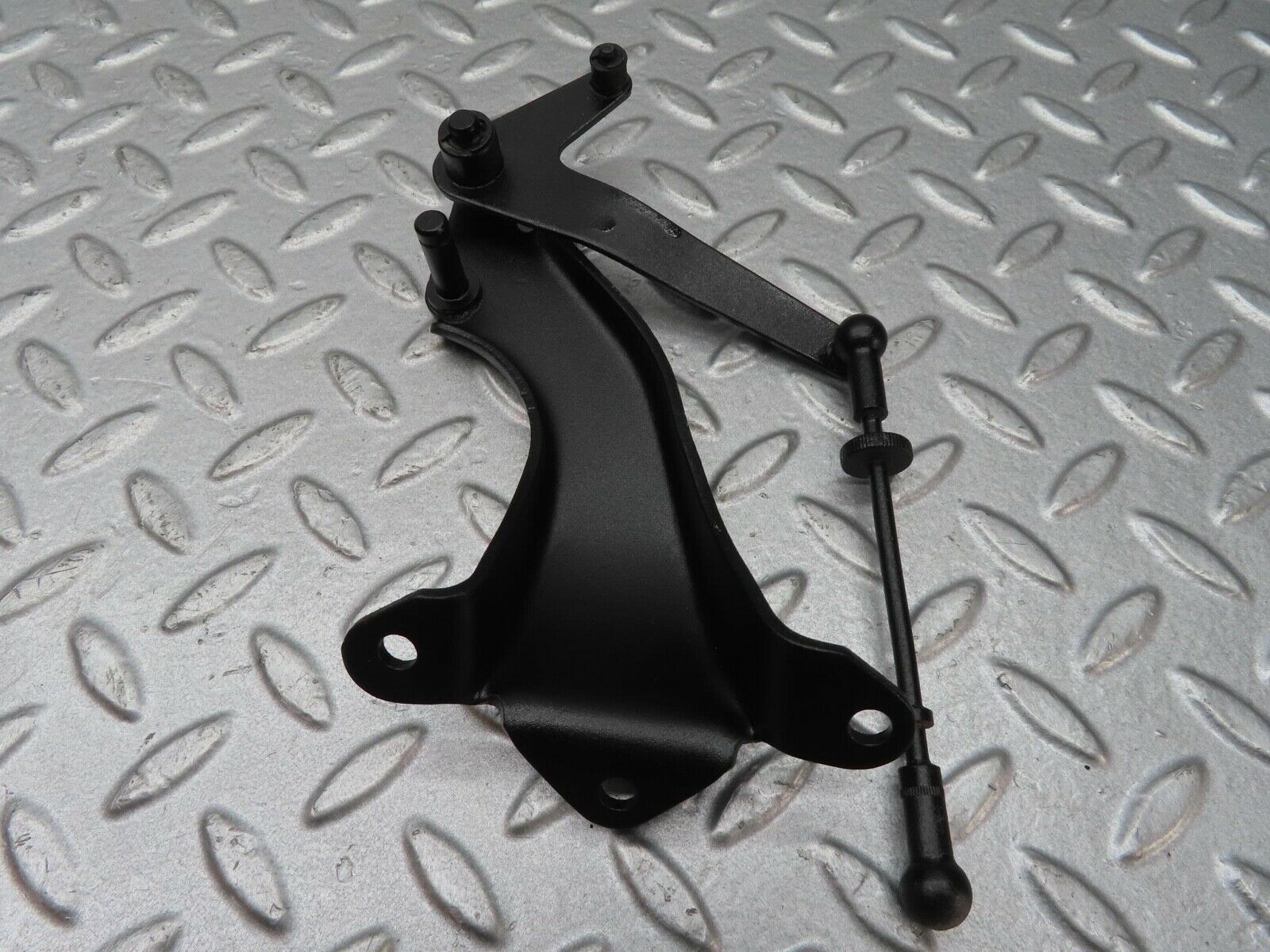 13160 Mercedes-Benz W111 220S Throttle Linkage