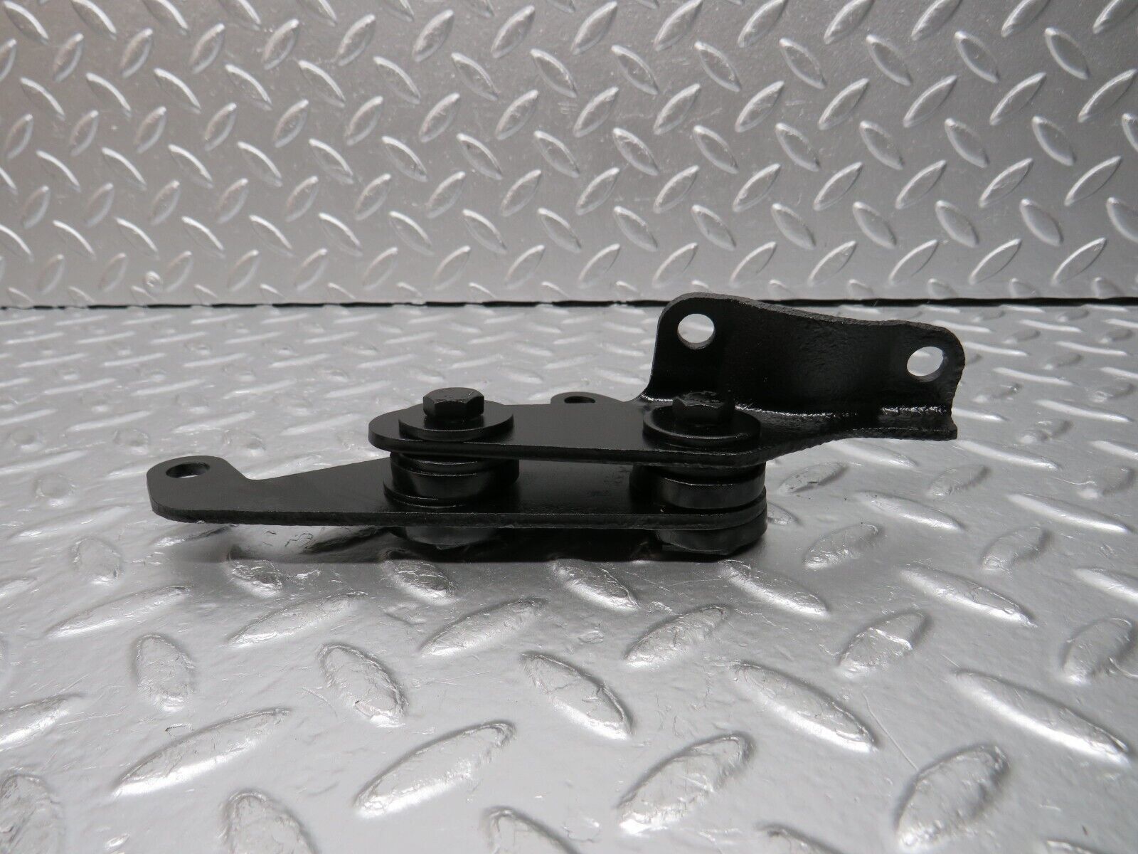 30923 Mercedes-Benz W201 190E 2.0L Cable Holder Bracket
