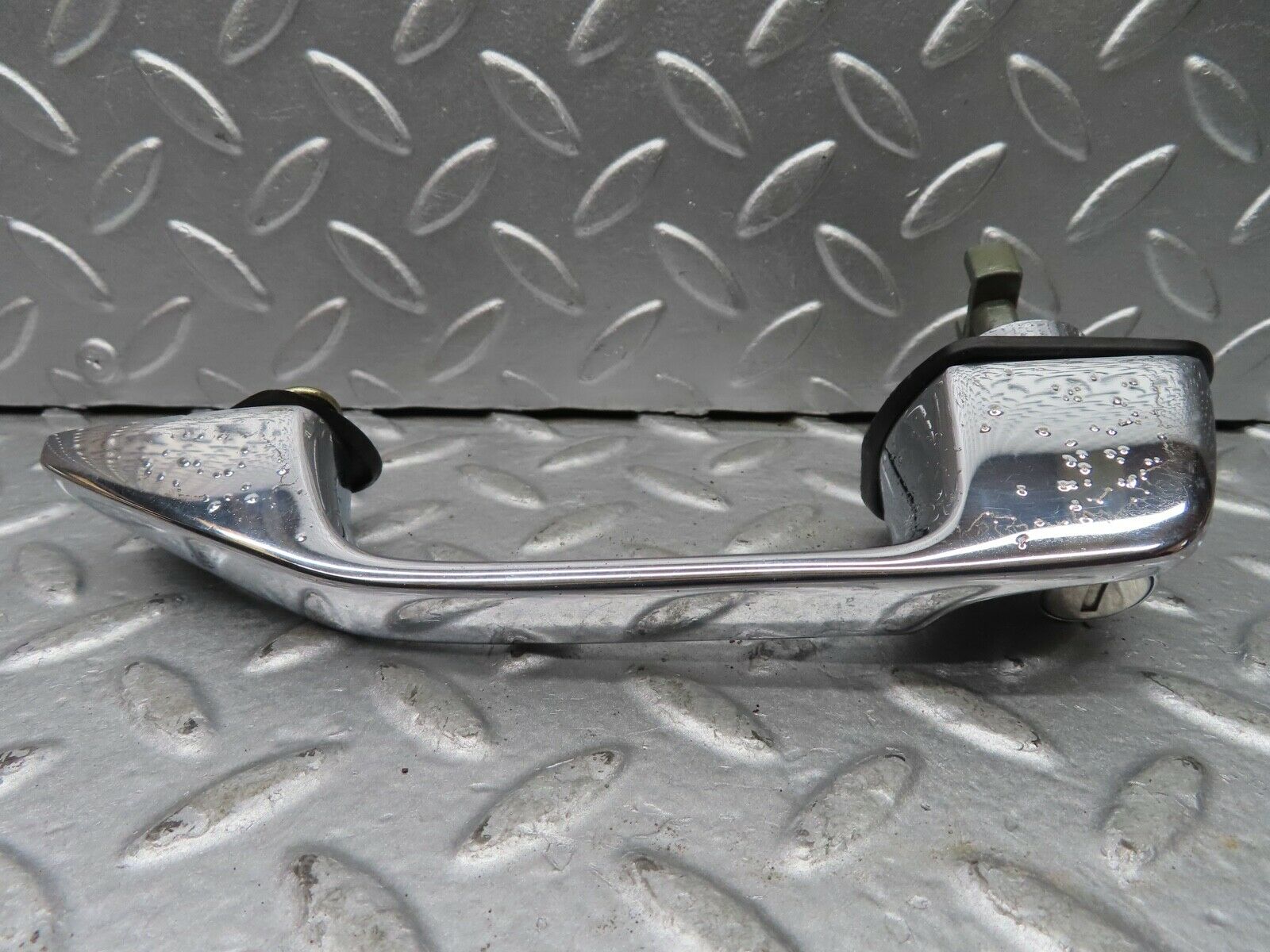 20237 Mercedes-Benz W114 280CE Coupe Door Handle Left No Key 1157660101