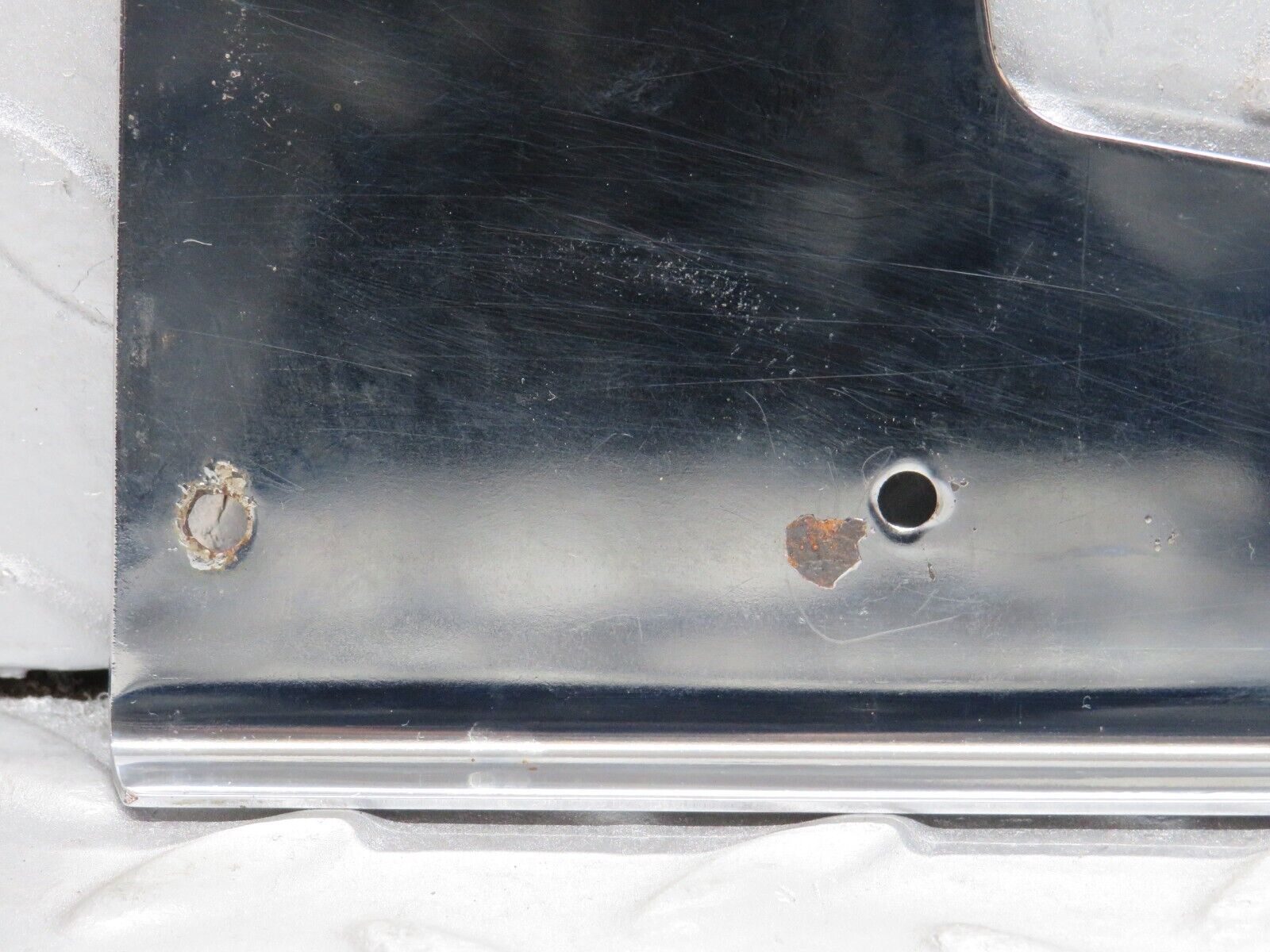 39642 Mercedes-Benz R129 320SL Coupe Right Door Chrome Cover