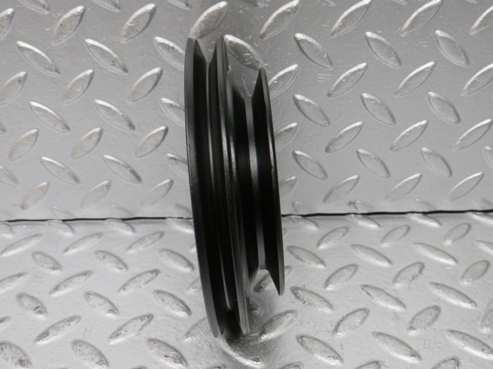 29880 Mercedes-Benz W123 230E Crankshaft Pulley 1020320404