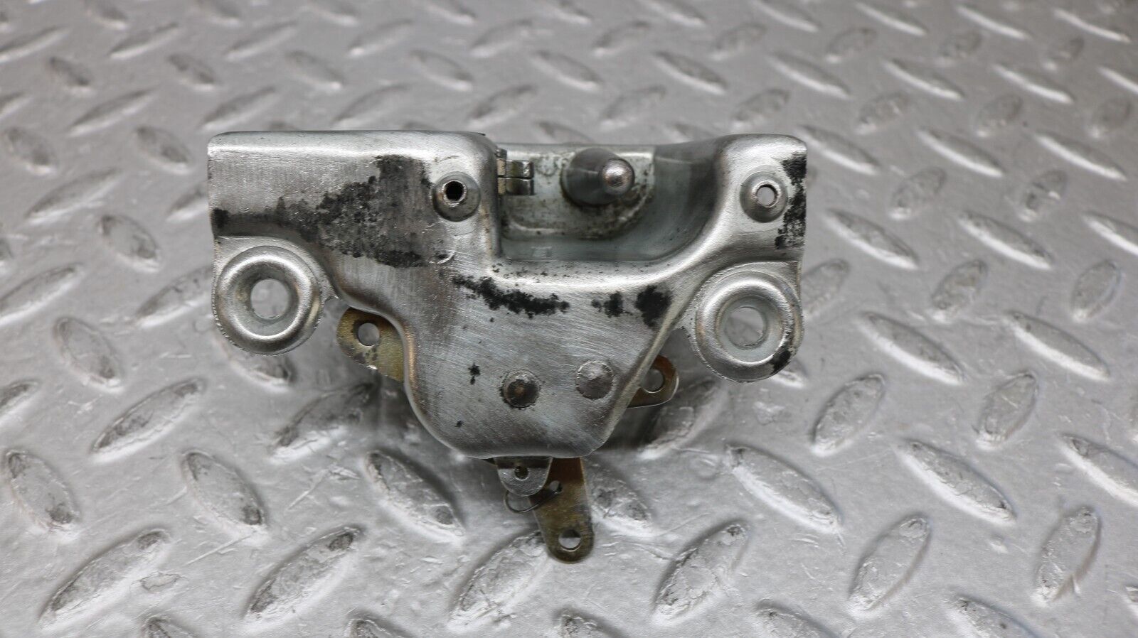 37267 Mercedes-Benz W109 300SEL Front Left Door Lock Mechanism