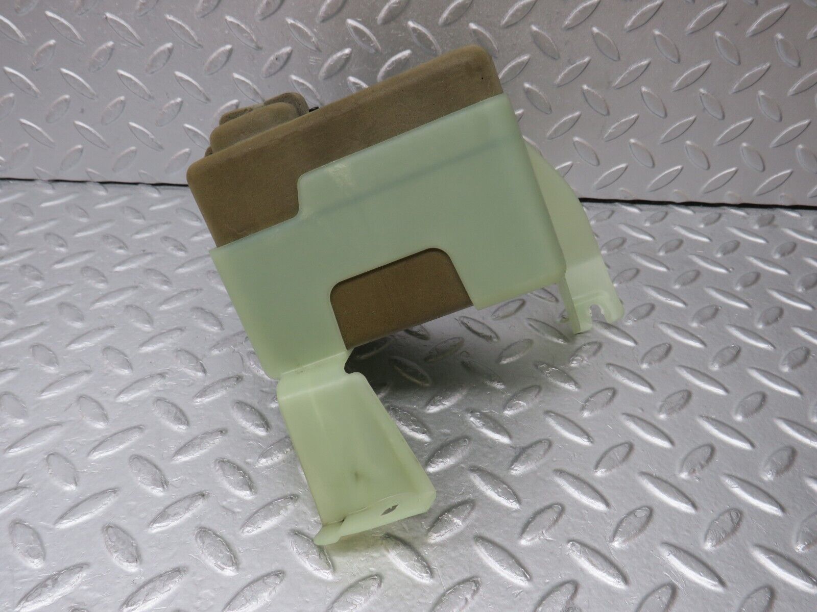 35221 Mercedes-Benz W221 Central Locking Pump 2218000248 2218000035 2218000018