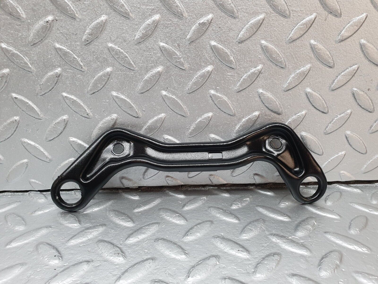 40839 Mercedes-Benz W123 300D Oil Hose Pipe Bracket