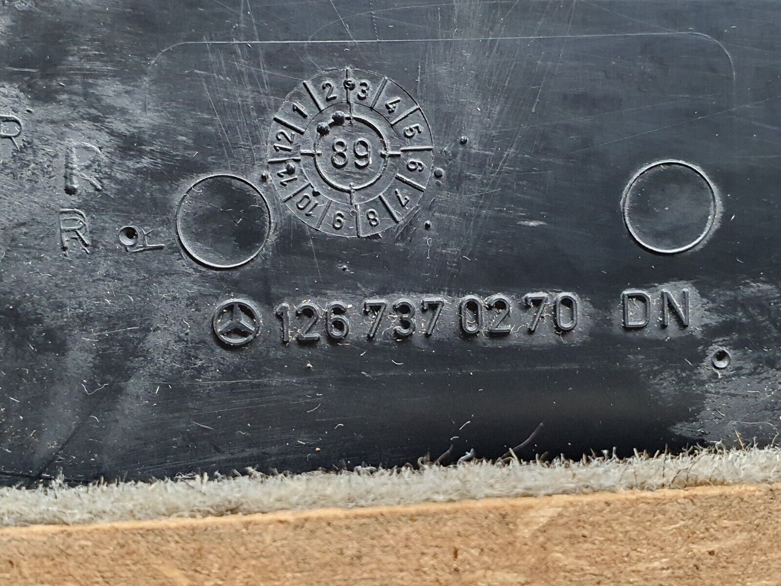 41119 Mercedes-Benz W126 300SE Rear Right Door Card Beige 1267370270