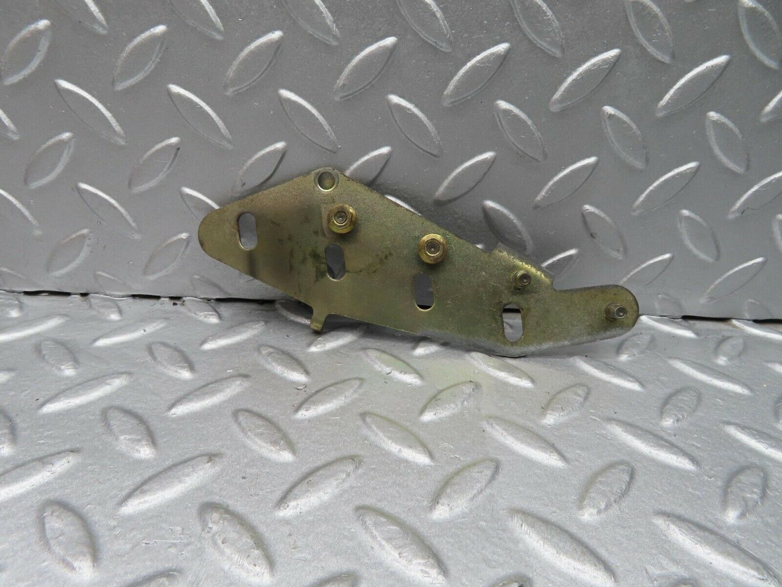 11998 Mercedes-Benz R129 300SL Coupe Vacuum Control Valve Holder