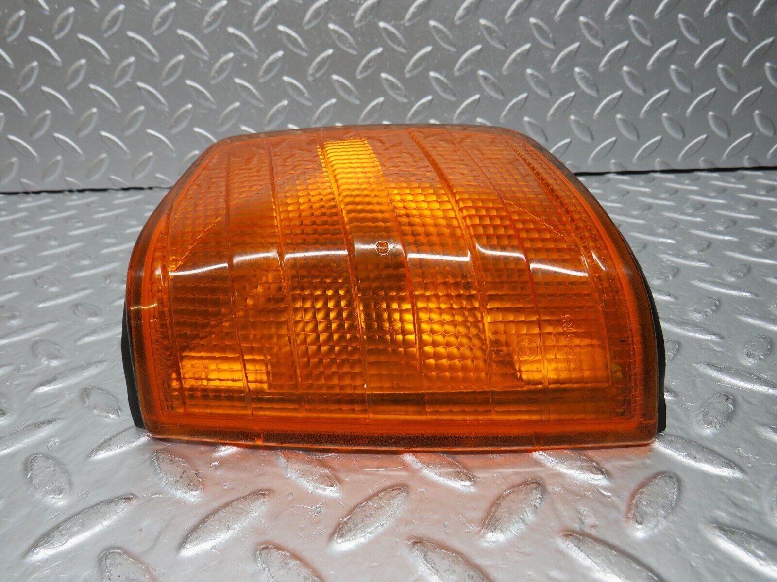 30669 Mercedes-Benz W201 190E 2.0L Indicator Light Front Left Bosch 1305232034