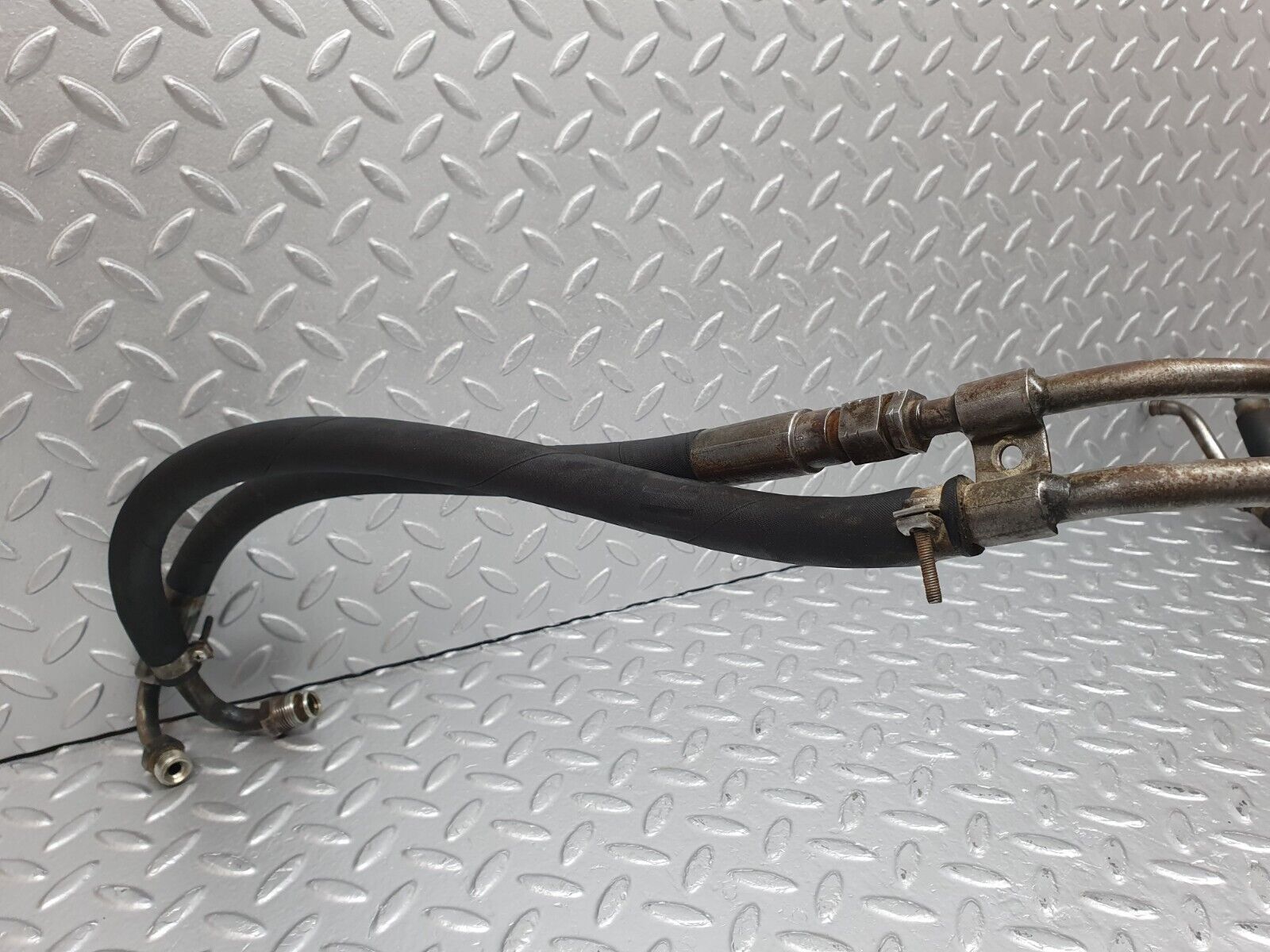 40817 Mercedes-Benz W123 300D Power Steering Oil Line Pipe