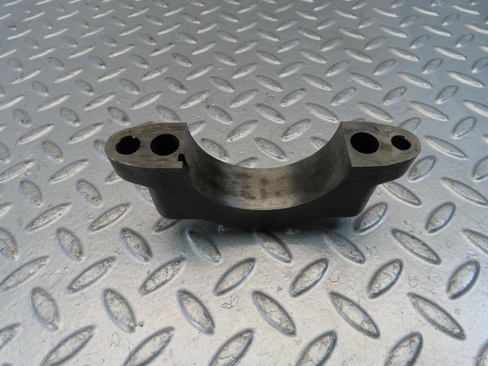 10992 Mercedes-Benz W115 220D Crankshaft Bearing Holder Block 6150110111