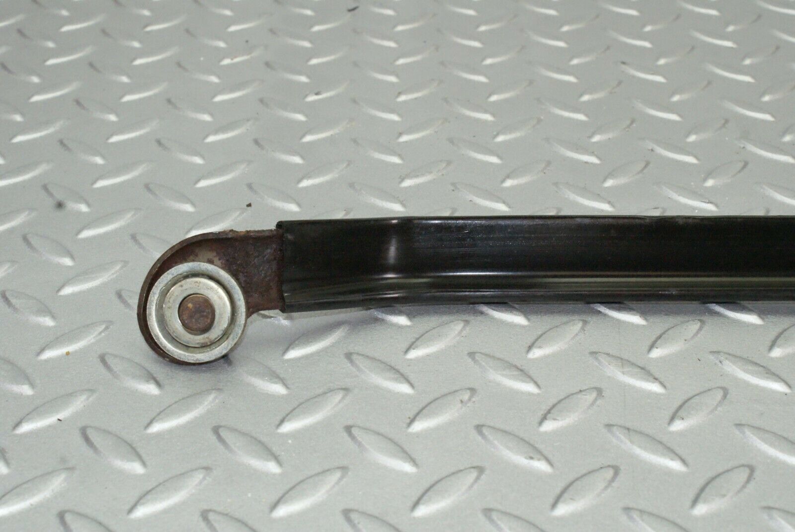 2528 Mercedes-Benz W116 350SE Seat Belt Runner Right