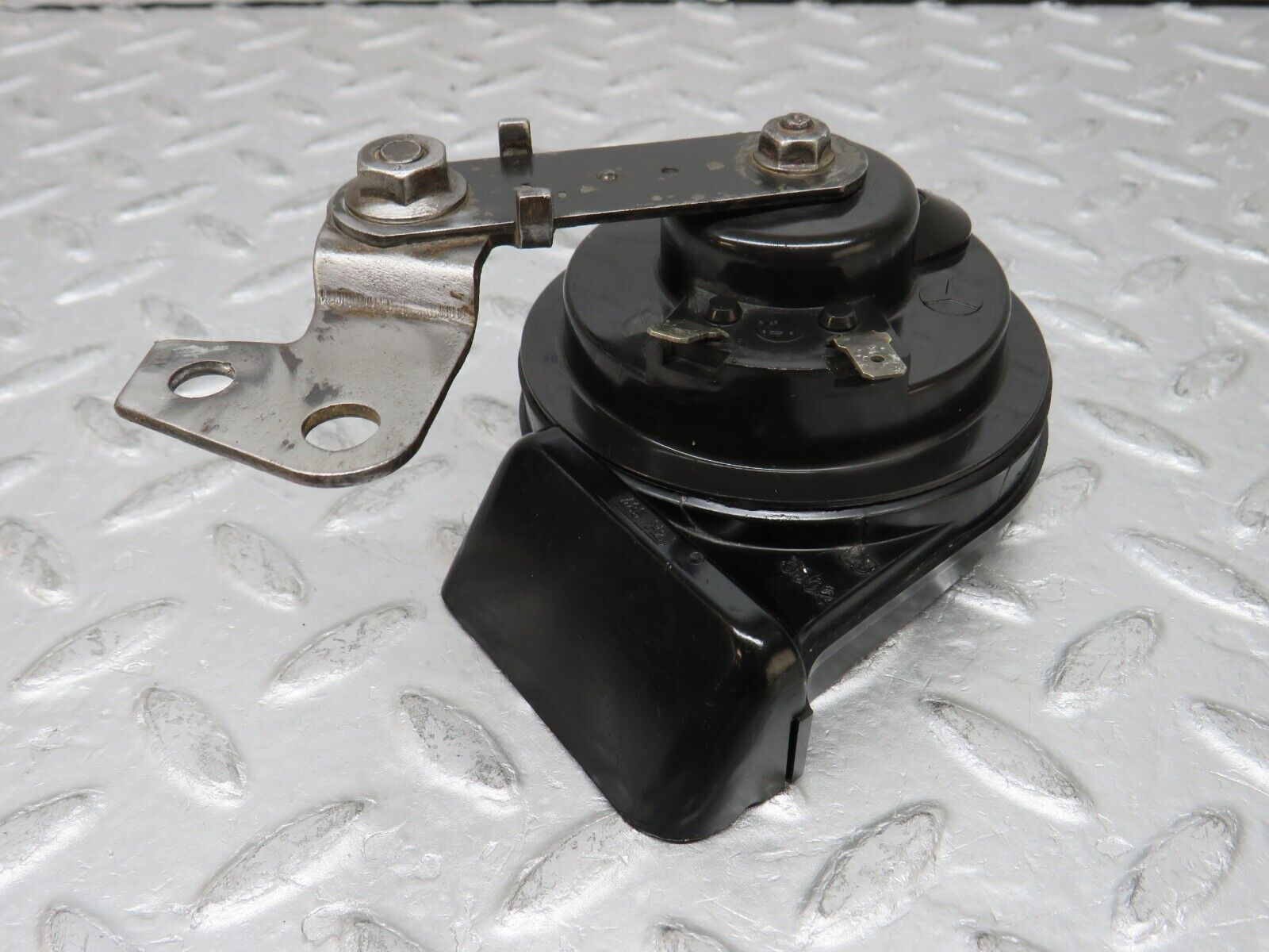 37810 Mercedes-Benz A124 320E Cabriolet Horn Fiamm Pair AM80-R