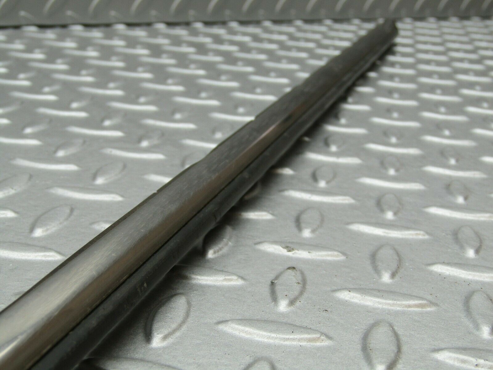 3334 Mercedes-Benz W115 220D Centre Door Chrome Trim Front Left