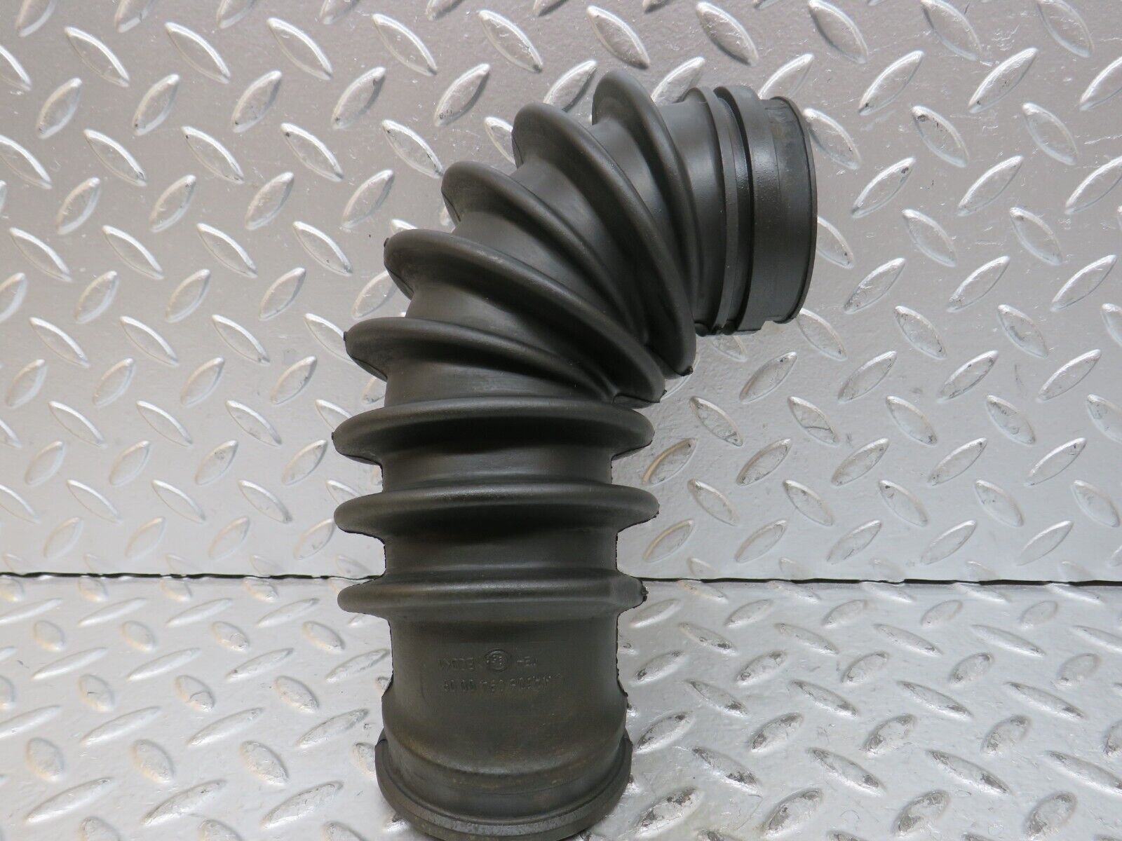 27783 Mercedes-Benz S124 300TE Wagon Air Filter Housing Pipe 6060940009