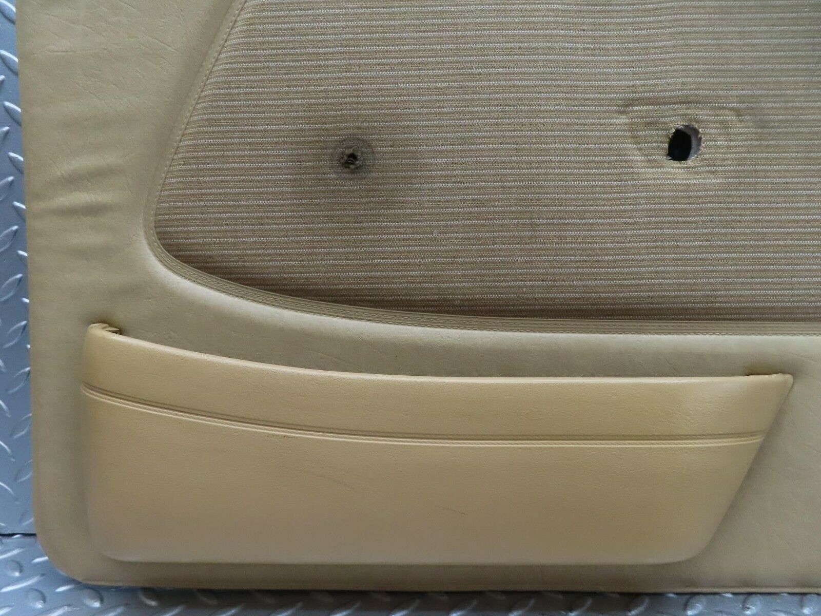 15467 Mercedes-Benz W123 230E Front Right Door Card Cream