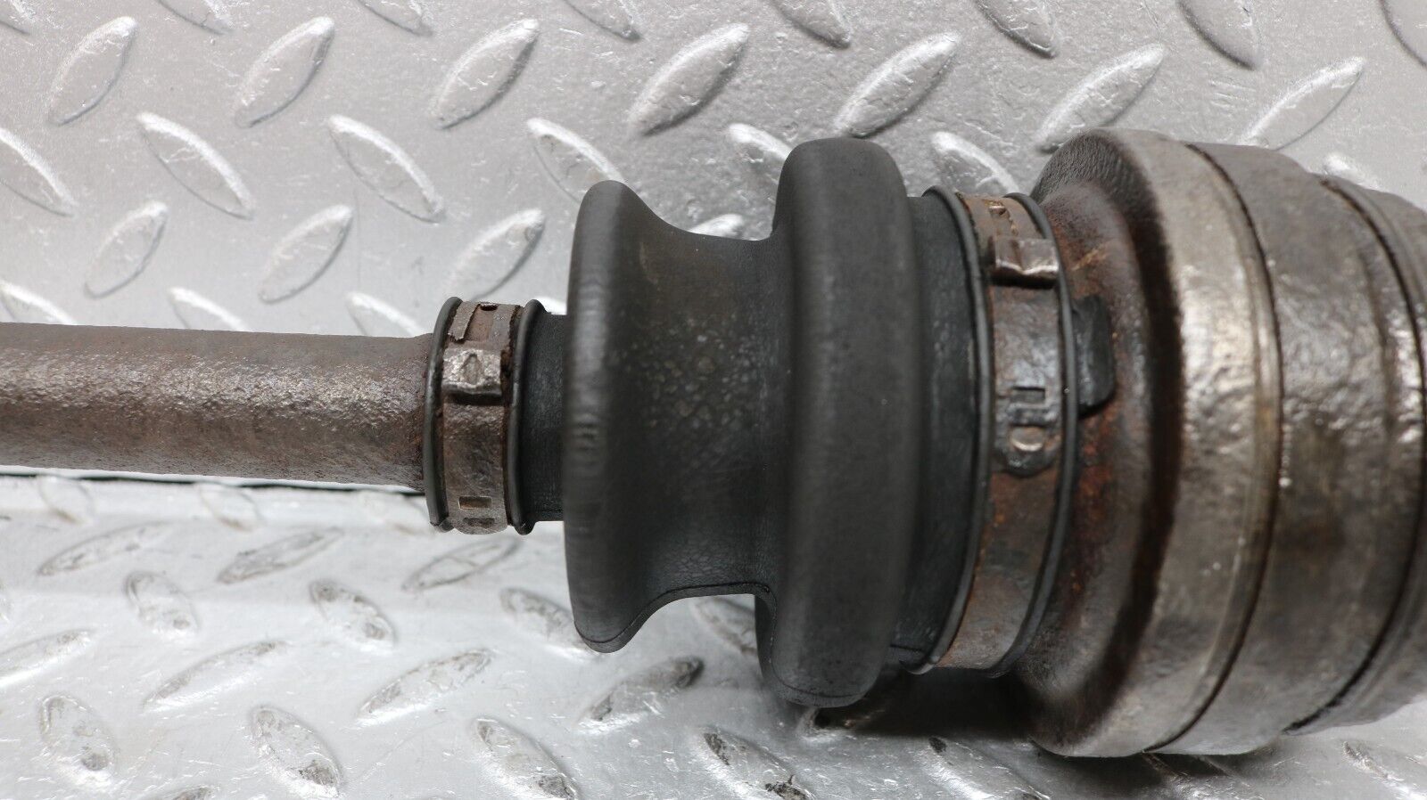 37177 Mercedes-Benz C126 420SEC Coupe Axle Shaft Drive Shaft