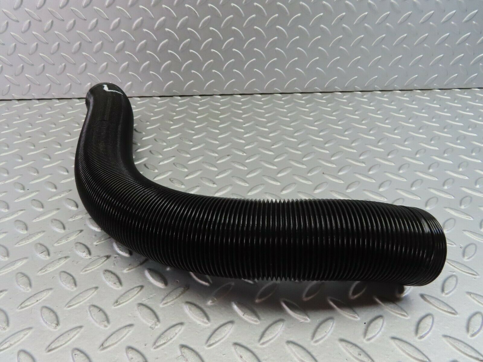 7641 Mercedes-Benz S123 230TE Wagon Heater Pipe Air Pipe Left