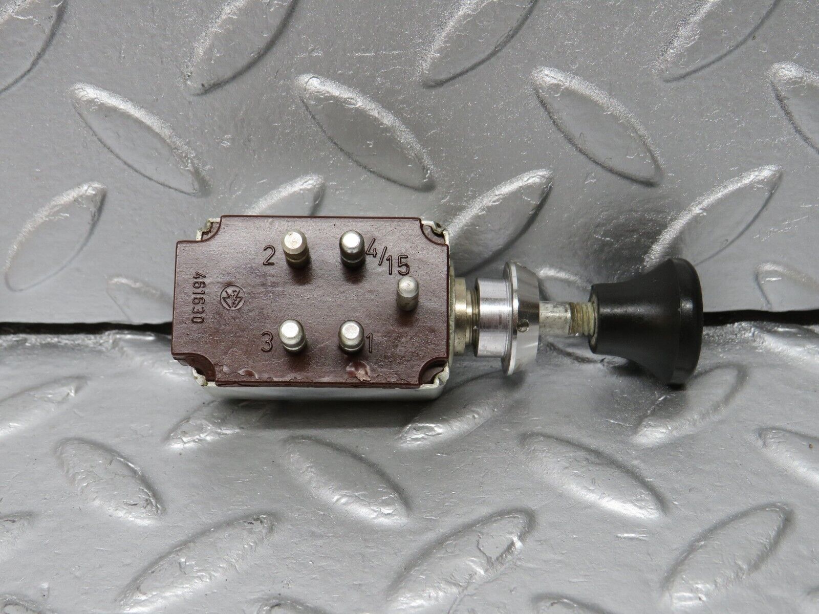 40319 Mercedes-Benz W110 230 Windscreen Wiper Pull Switch 461630