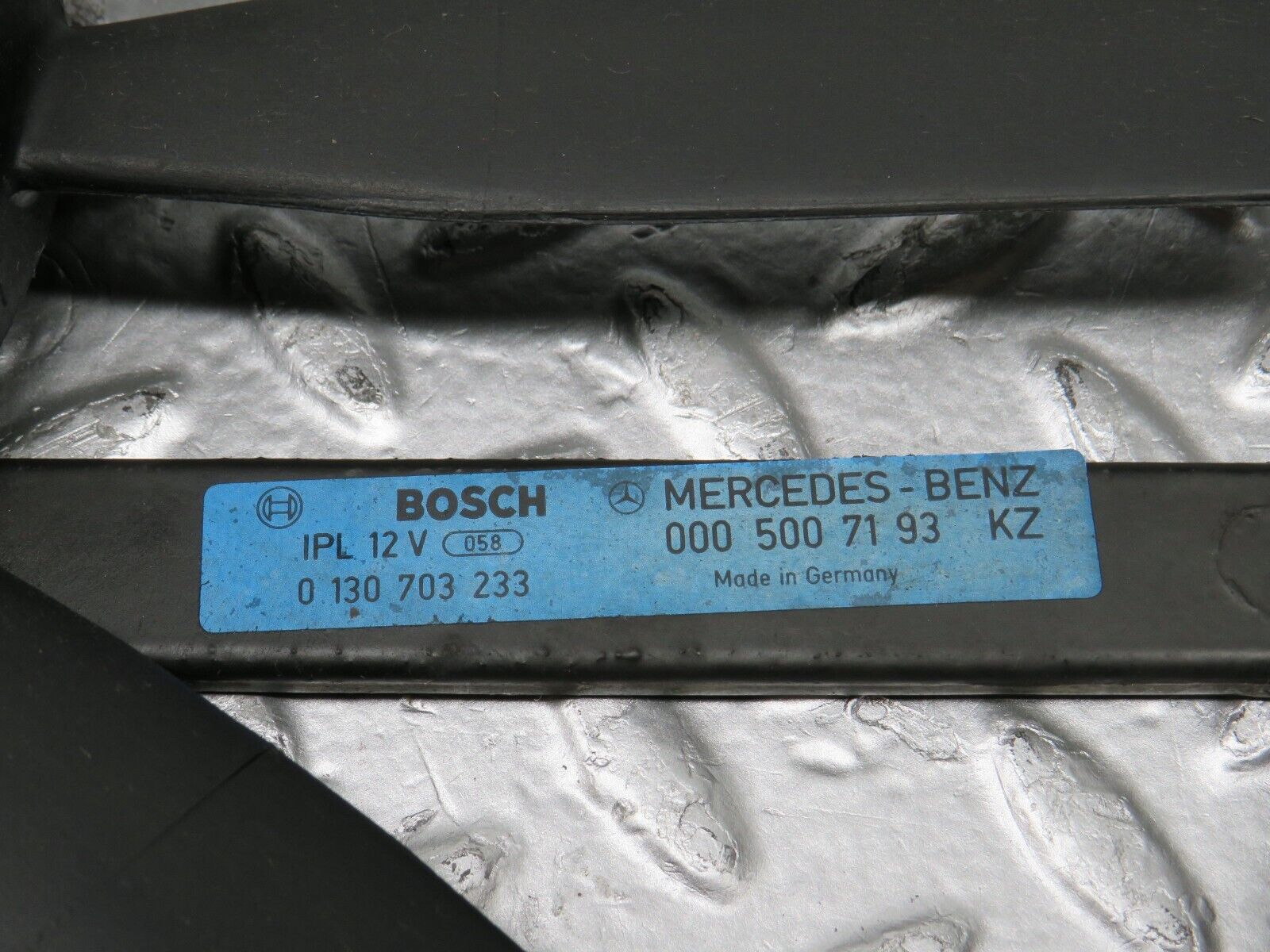 31199 Mercedes-Benz S124 220TE Wagon Cooling Fan Bosch 0005007193